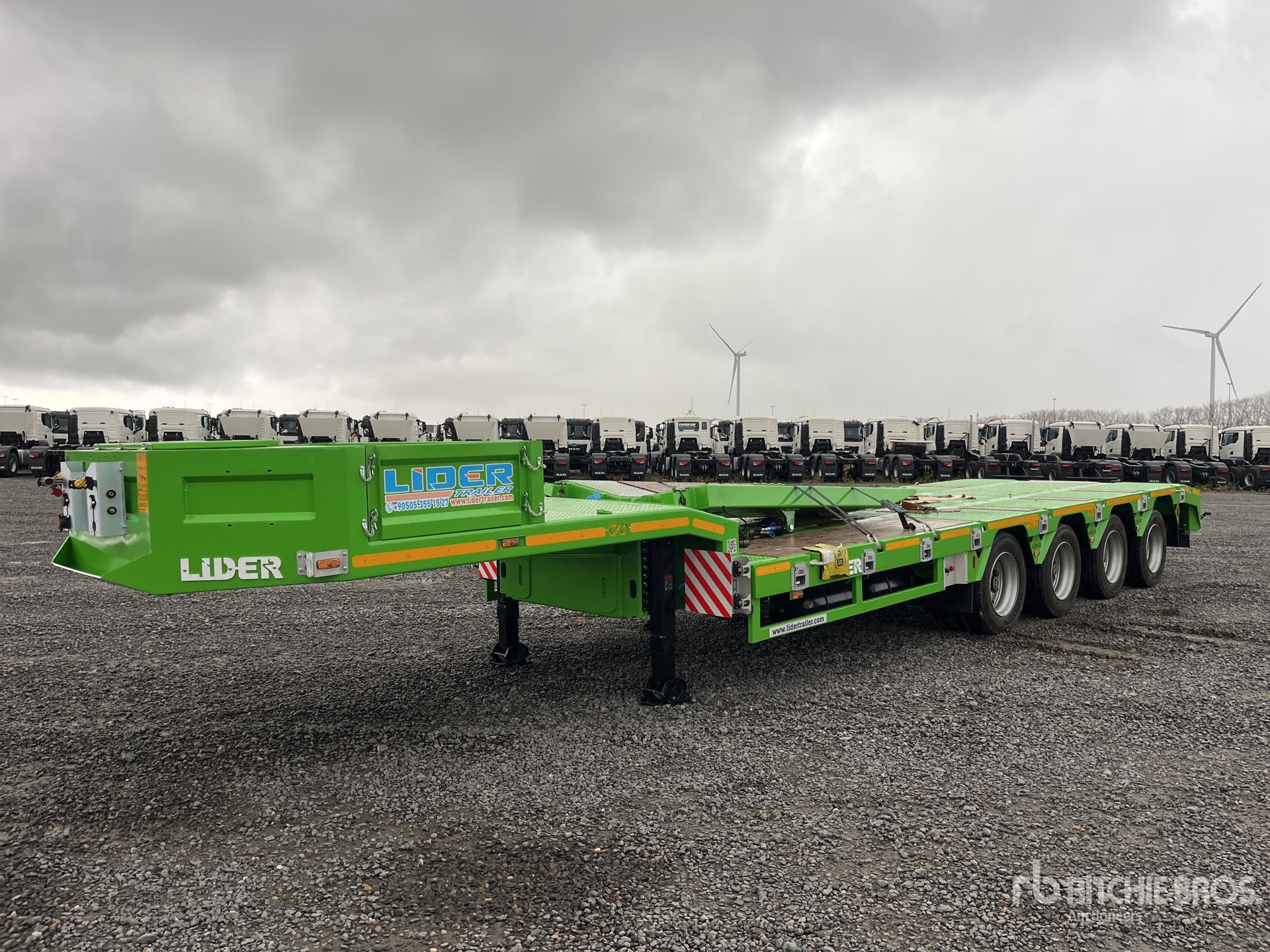 General Appearance with Foto, angolo anteriore sinistro