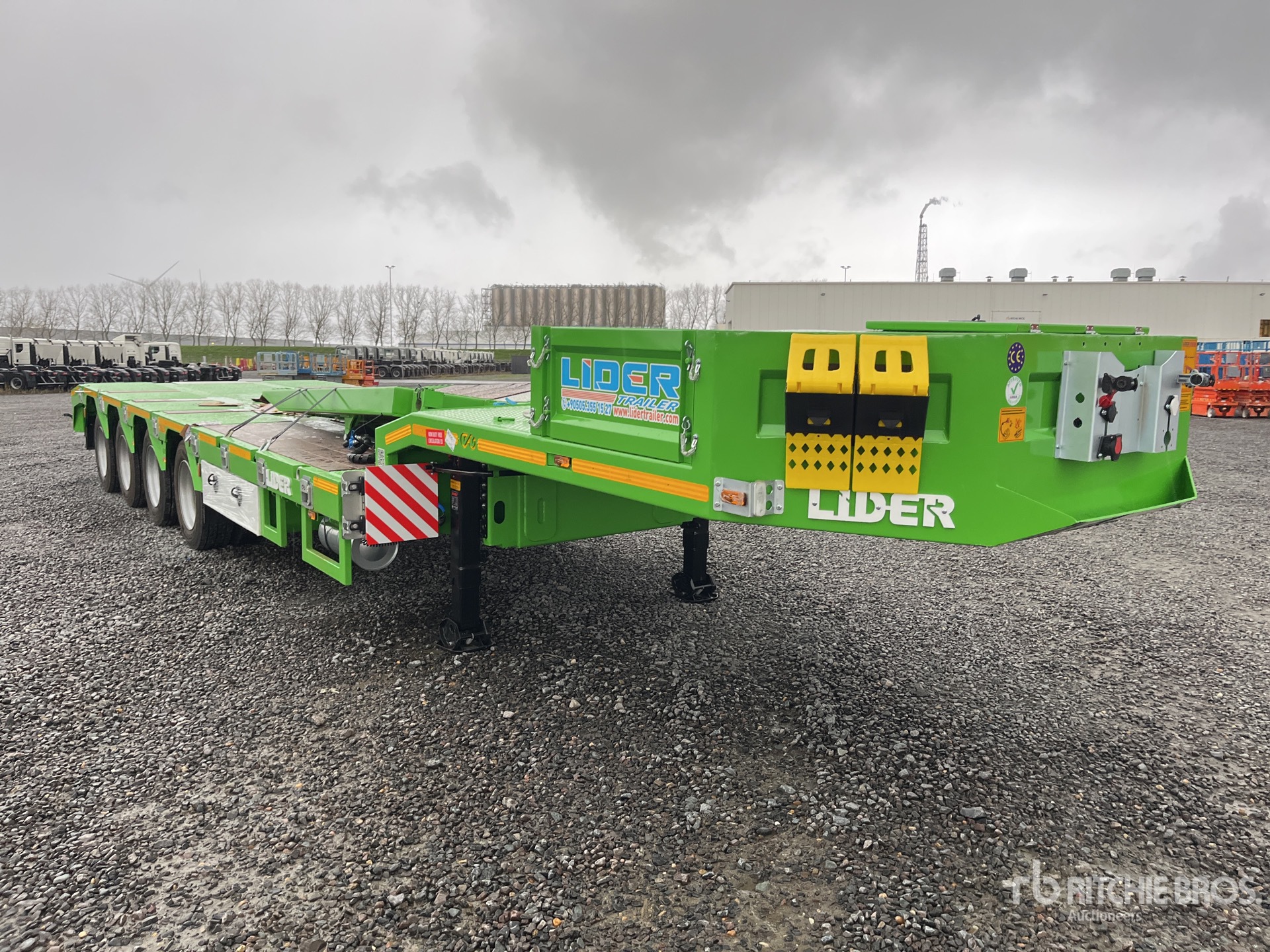 General Appearance with Foto, angolo anteriore destro