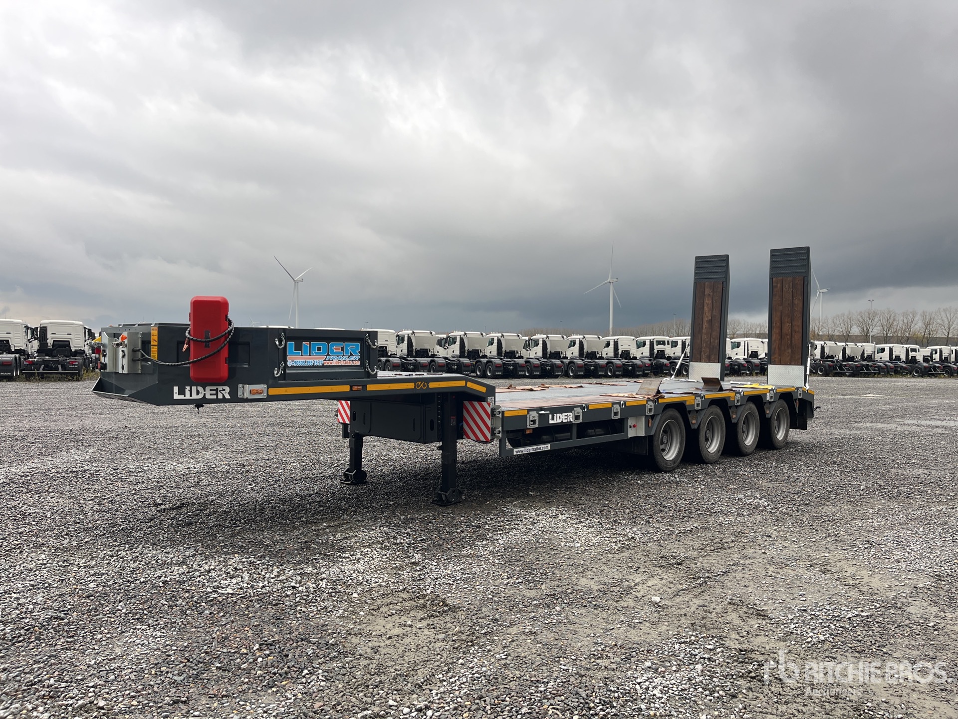 General Appearance with Foto, angolo anteriore sinistro