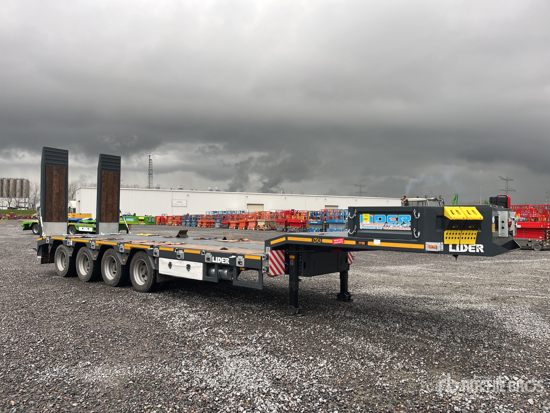 General Appearance with Foto, angolo anteriore destro