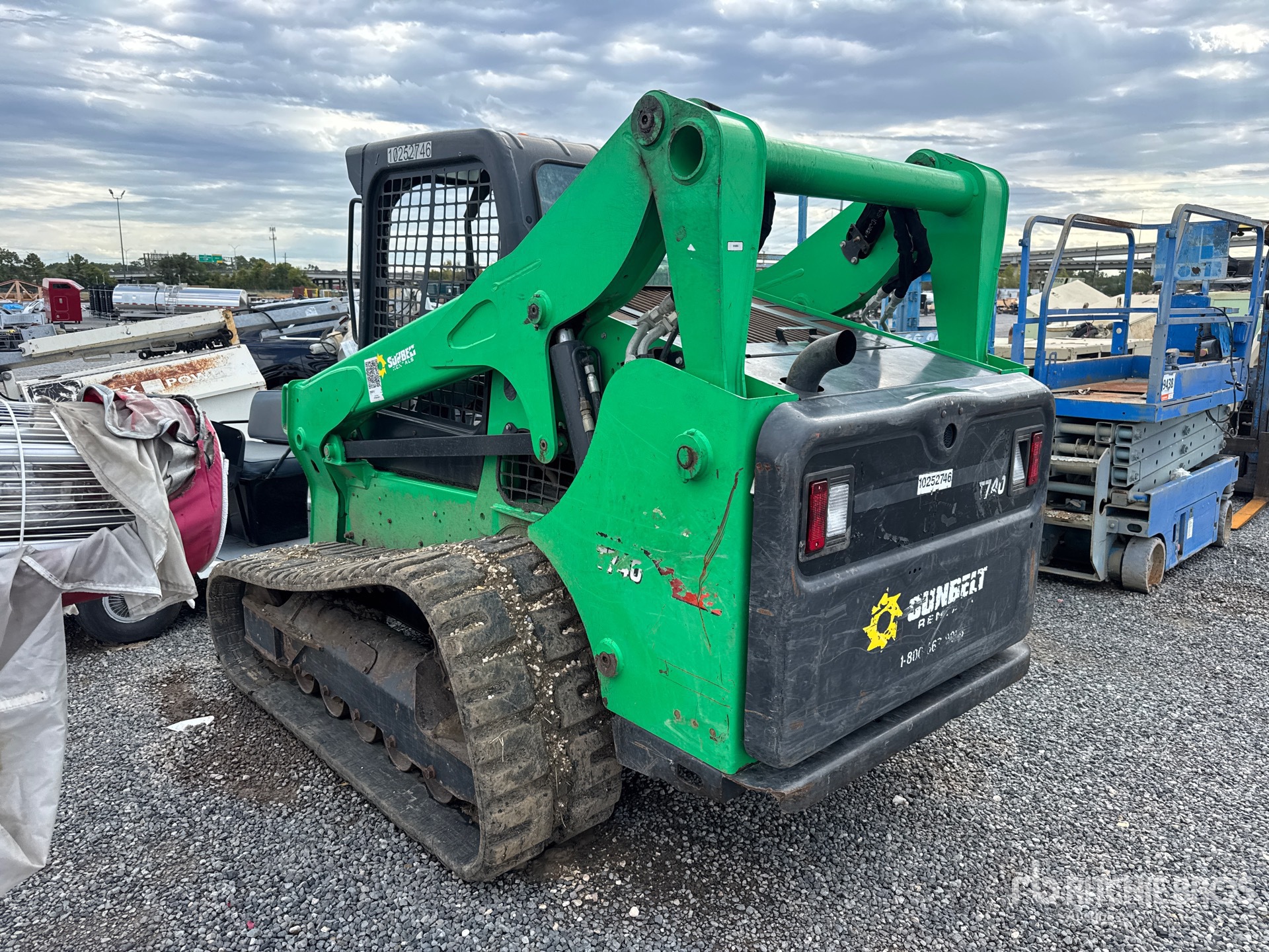 General Appearance with Picture, Left Rear Corner