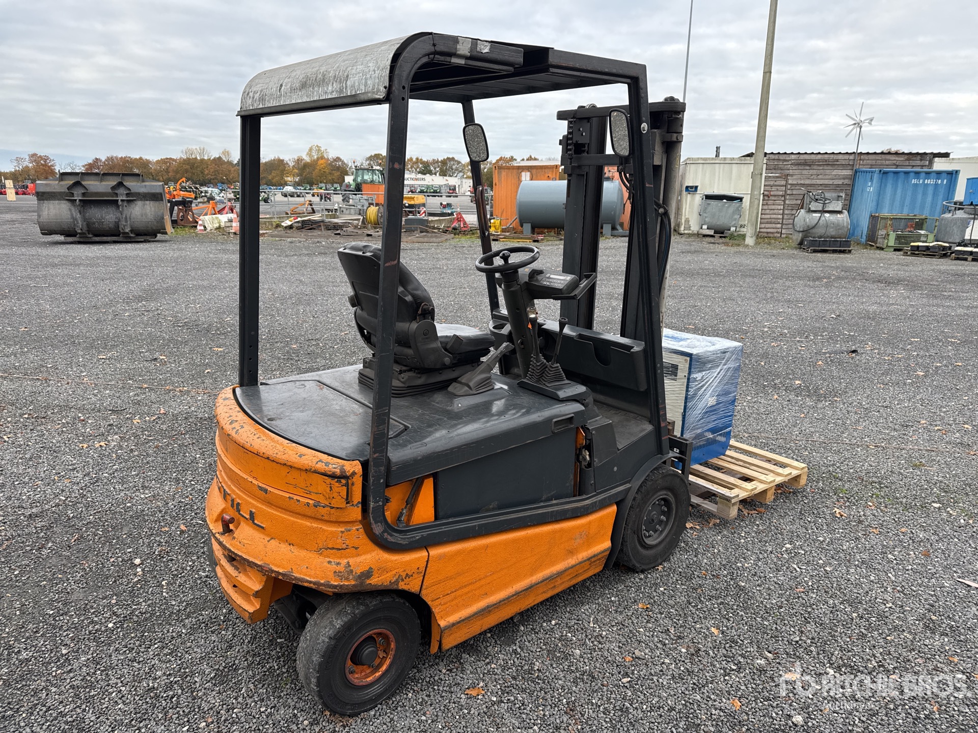 General Appearance with Picture, Right Rear Corner