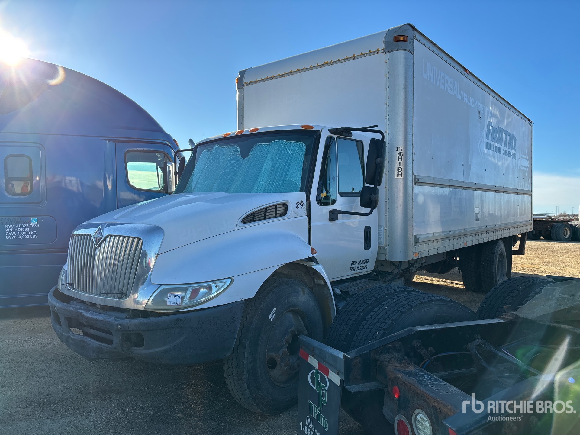 General Appearance with Bild, Ecke vorne links