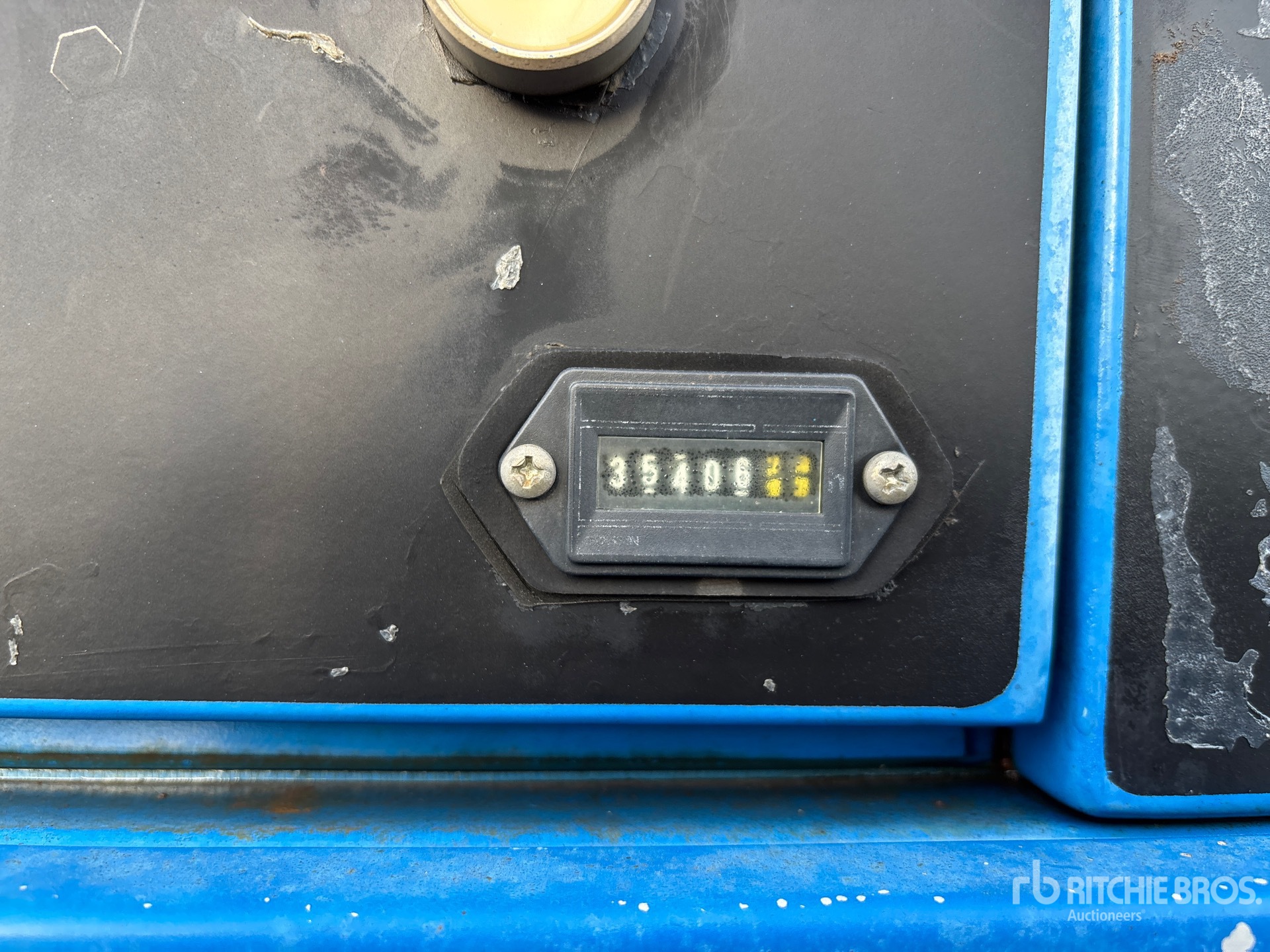General Appearance with Hour Meter / Odometer