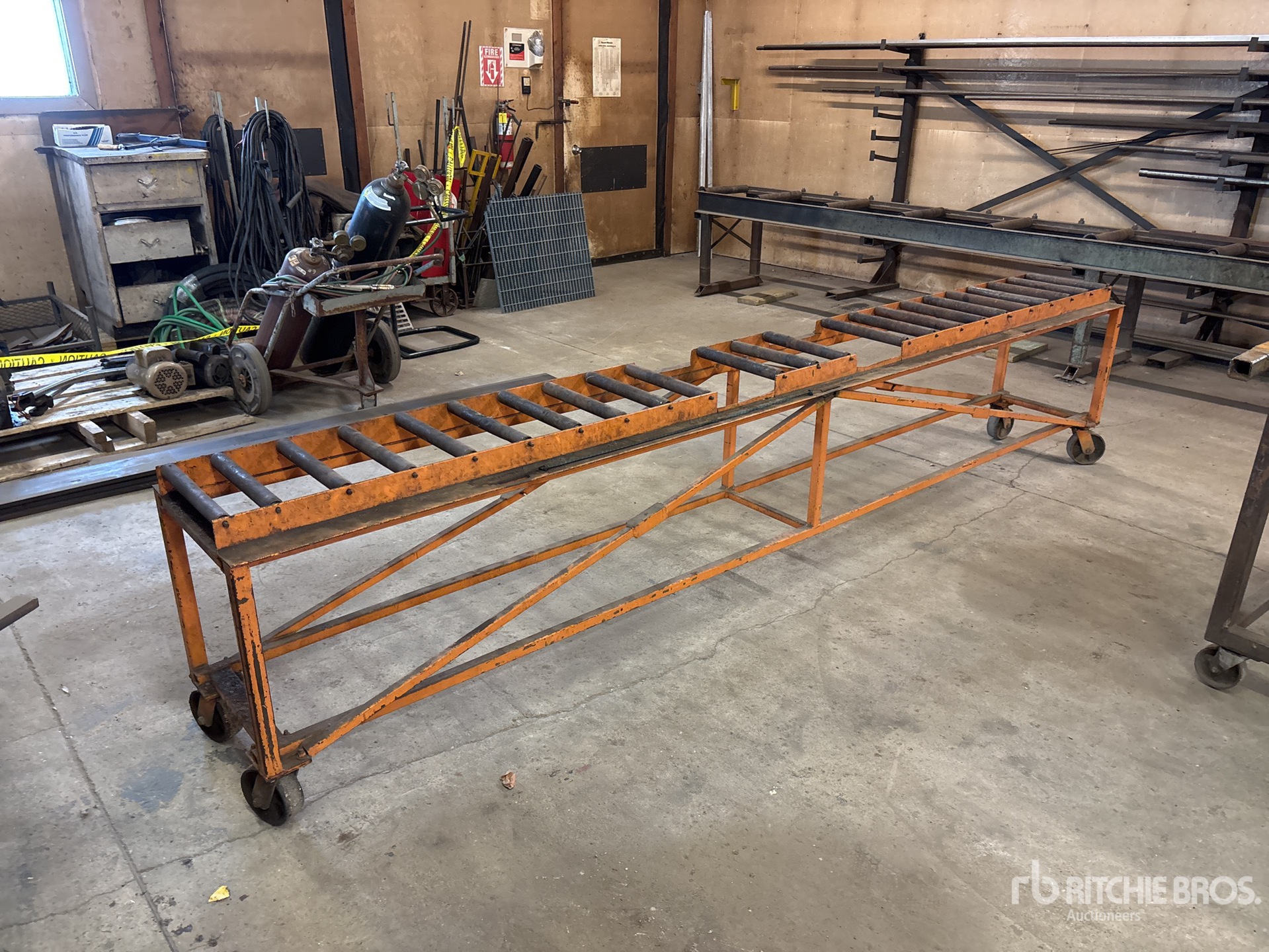 General Appearance with Foto, angolo anteriore sinistro