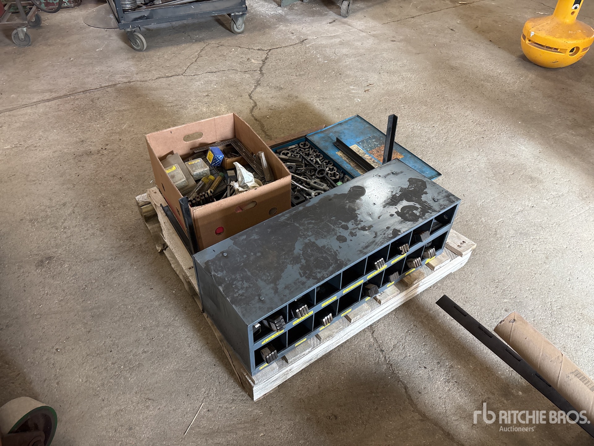 General Appearance with Foto, angolo anteriore destro