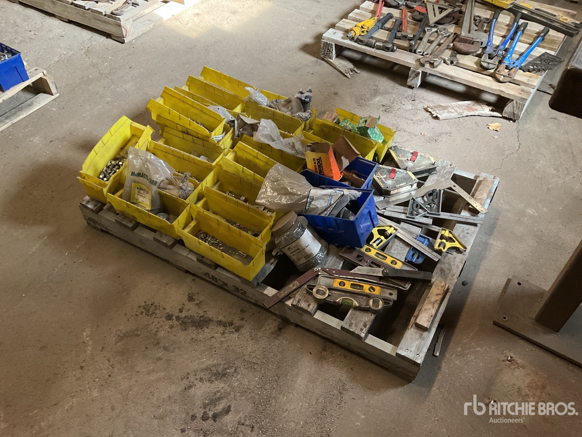 General Appearance with Foto, angolo posteriore sinistro