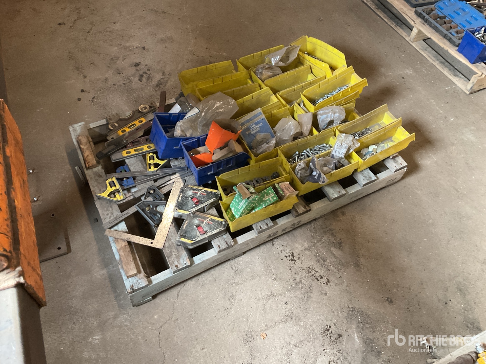 General Appearance with Foto, angolo anteriore sinistro