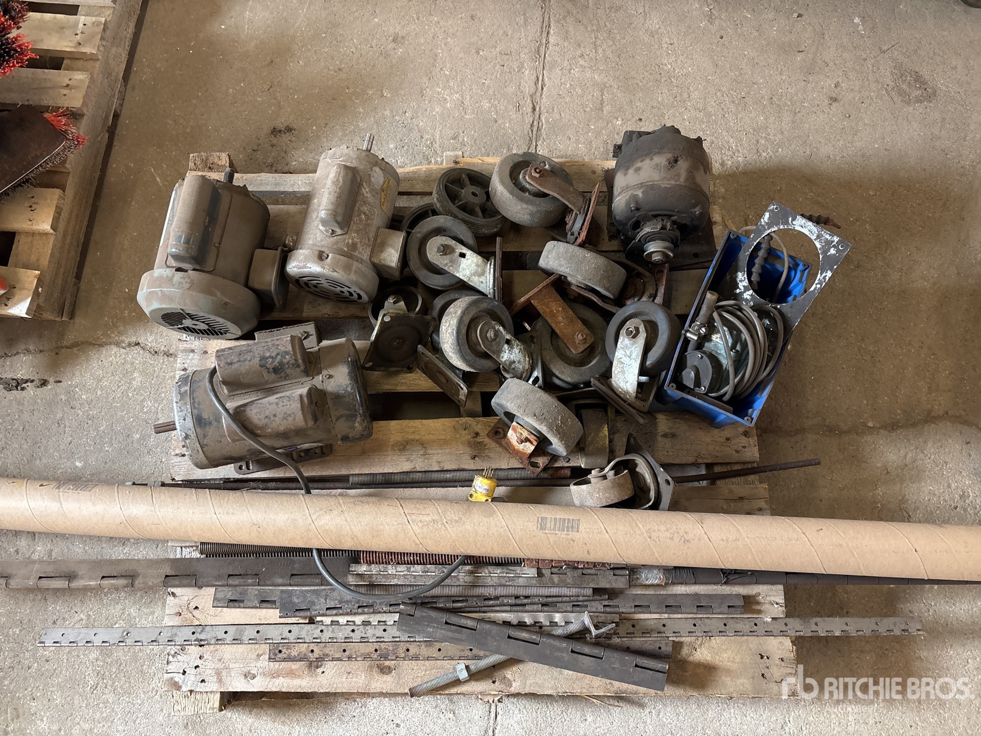 General Appearance with Foto, angolo anteriore sinistro