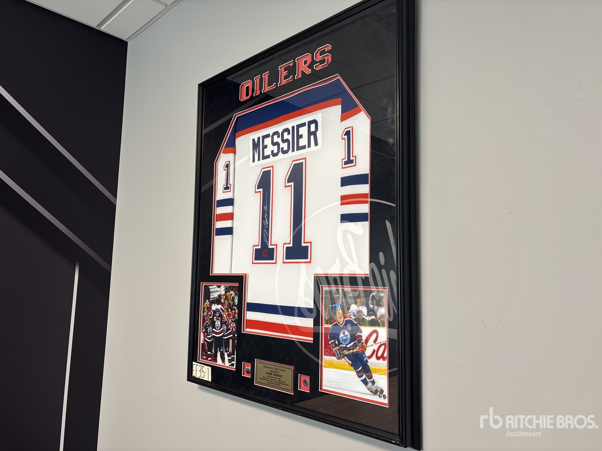 Aspect général with Image, coin arrière droit