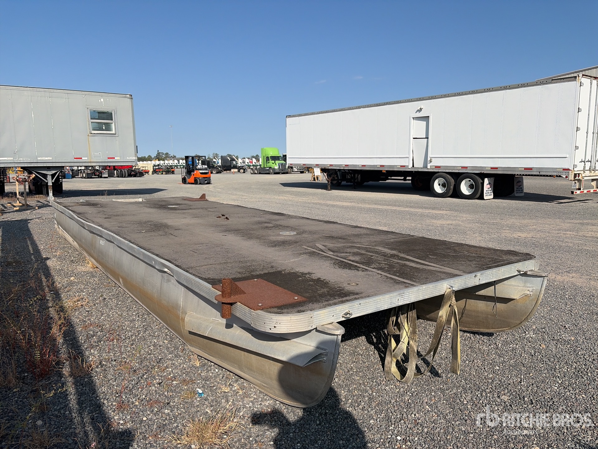 General Appearance with Bild, Ecke vorne rechts