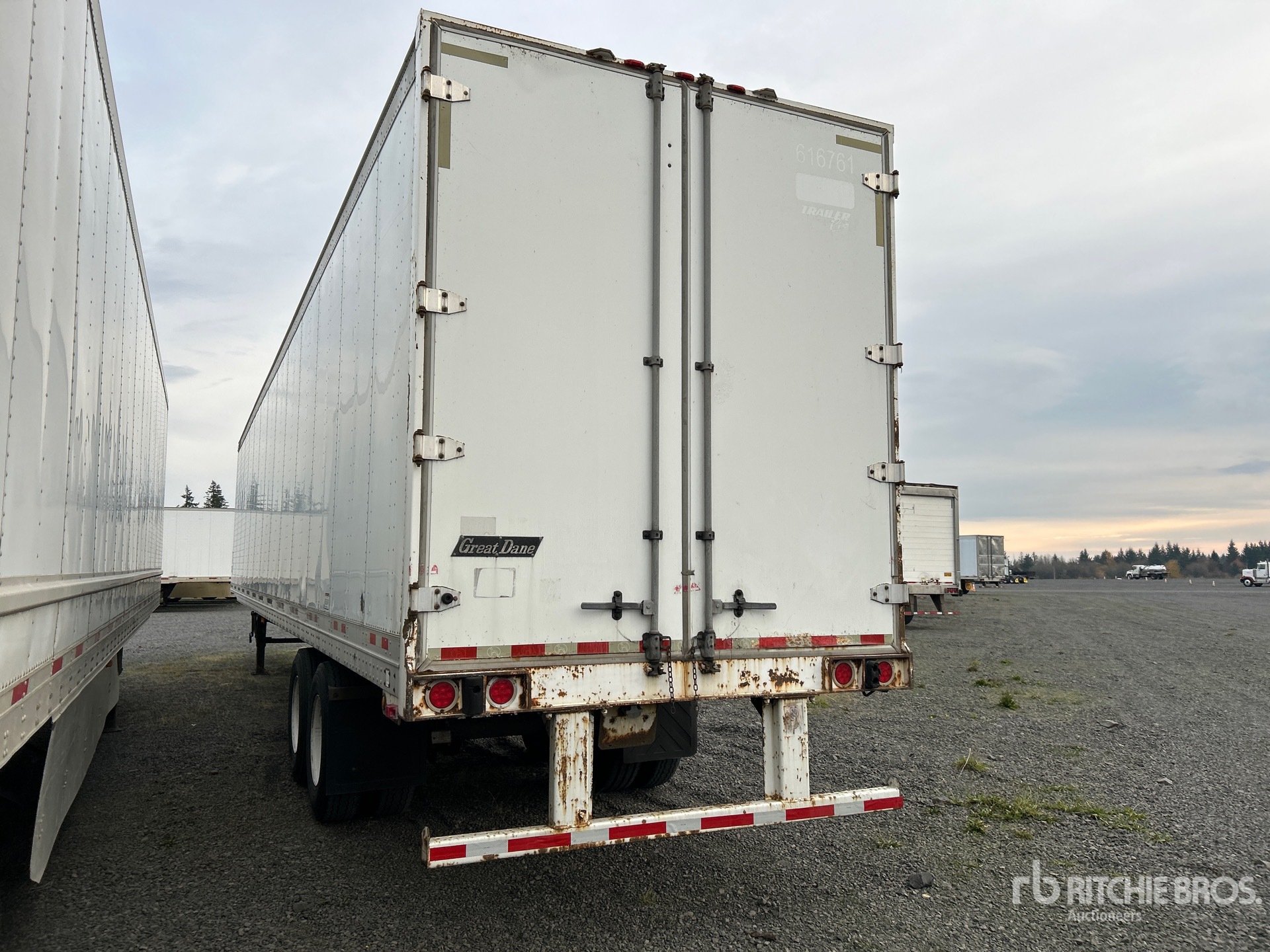 General Appearance with Bild, Ecke hinten links