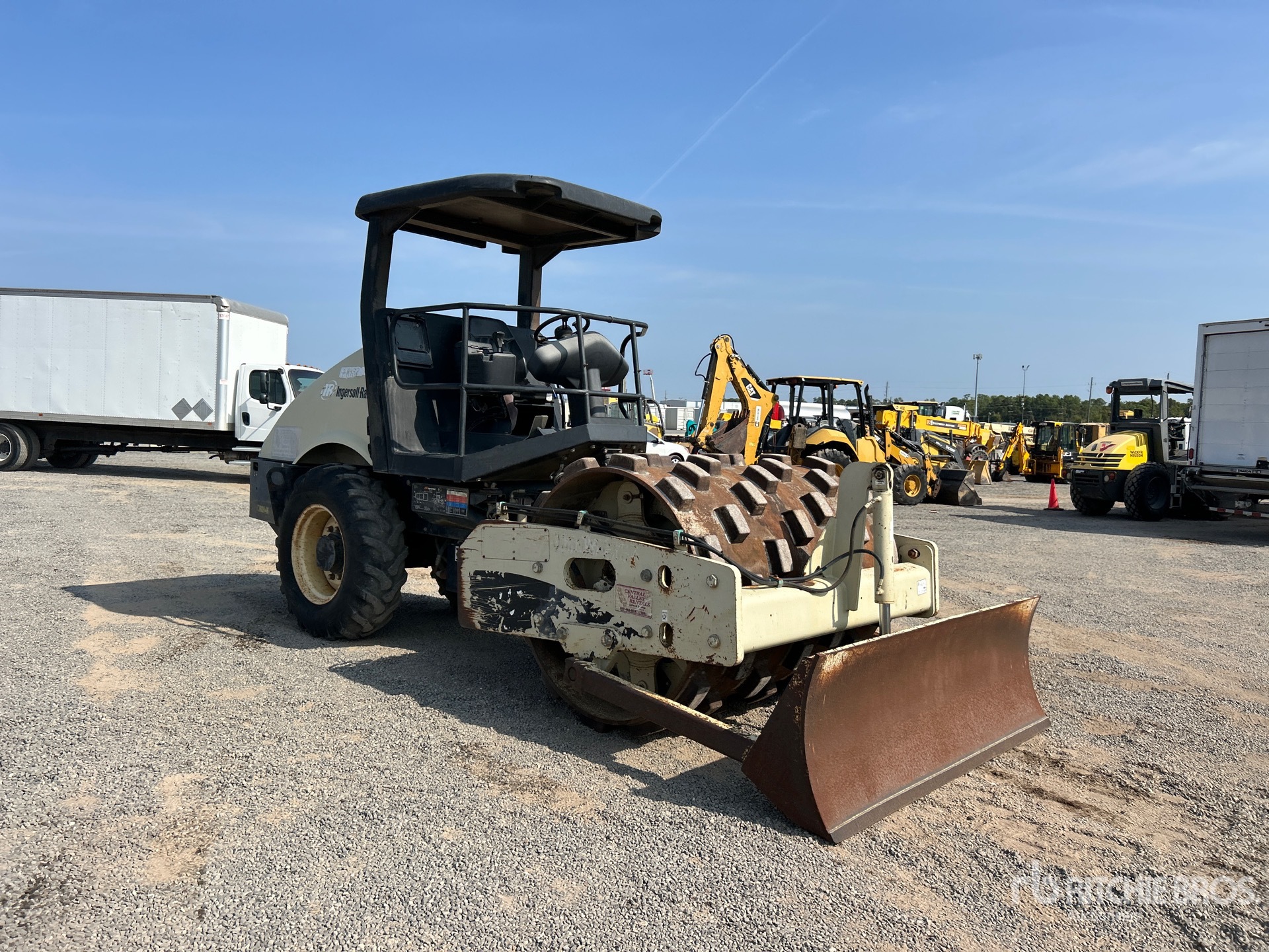 General Appearance with Foto, angolo anteriore destro