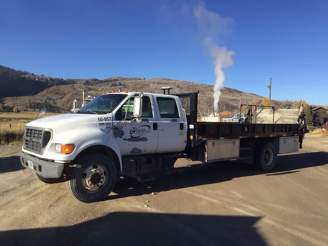 2003 Ford F-650 4x2 Crew Cab Flatbed Truck