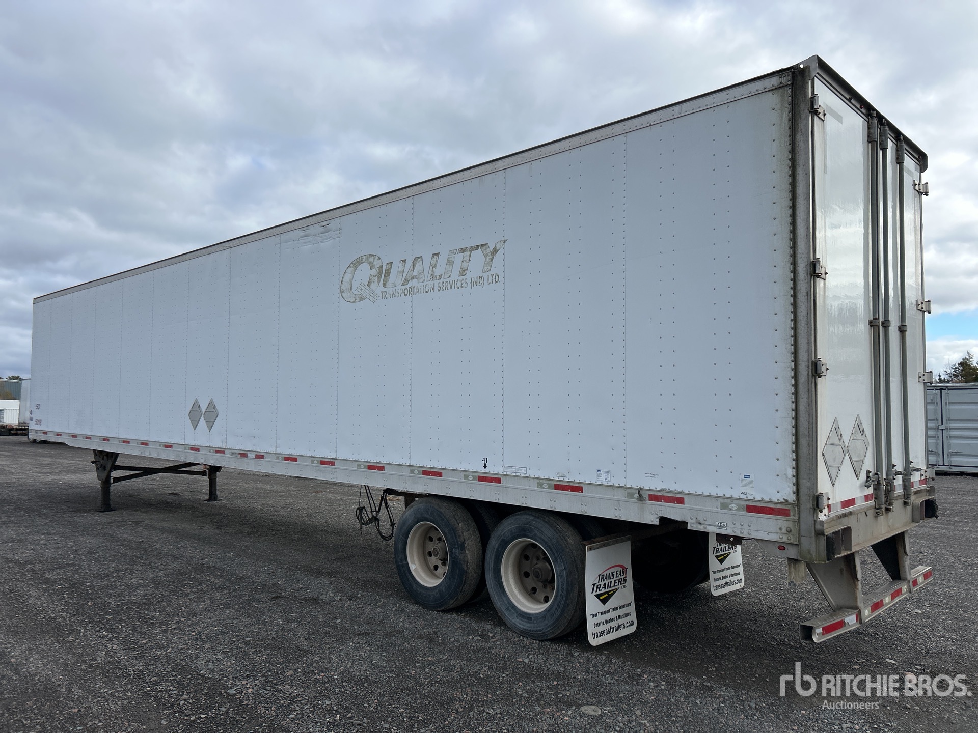 Aspect général with Image, coin arrière gauche