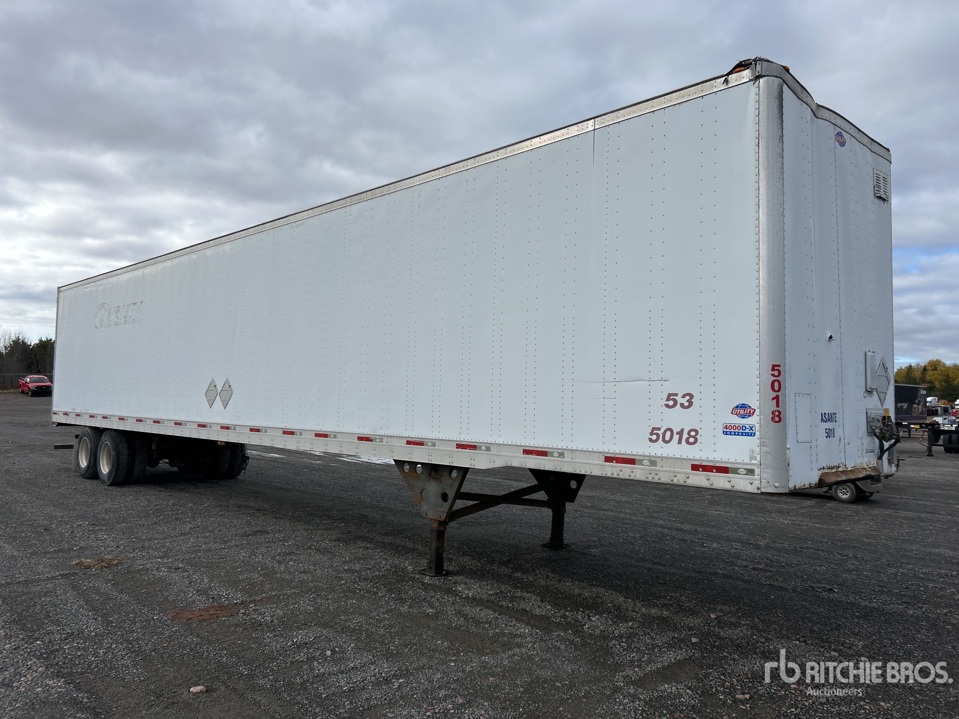 Aspect général with Image, coin avant droit