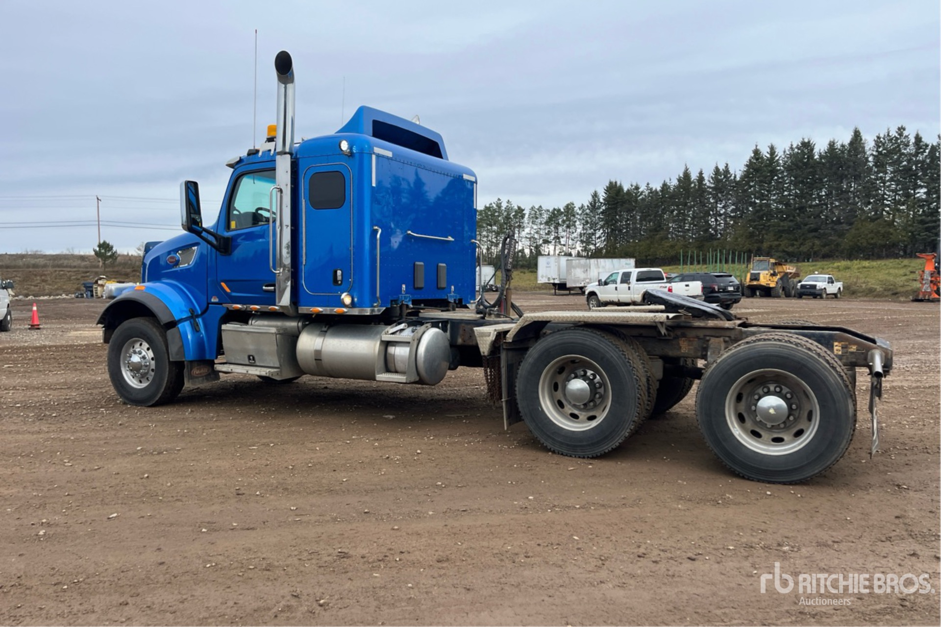 General Appearance with Foto, angolo posteriore sinistro