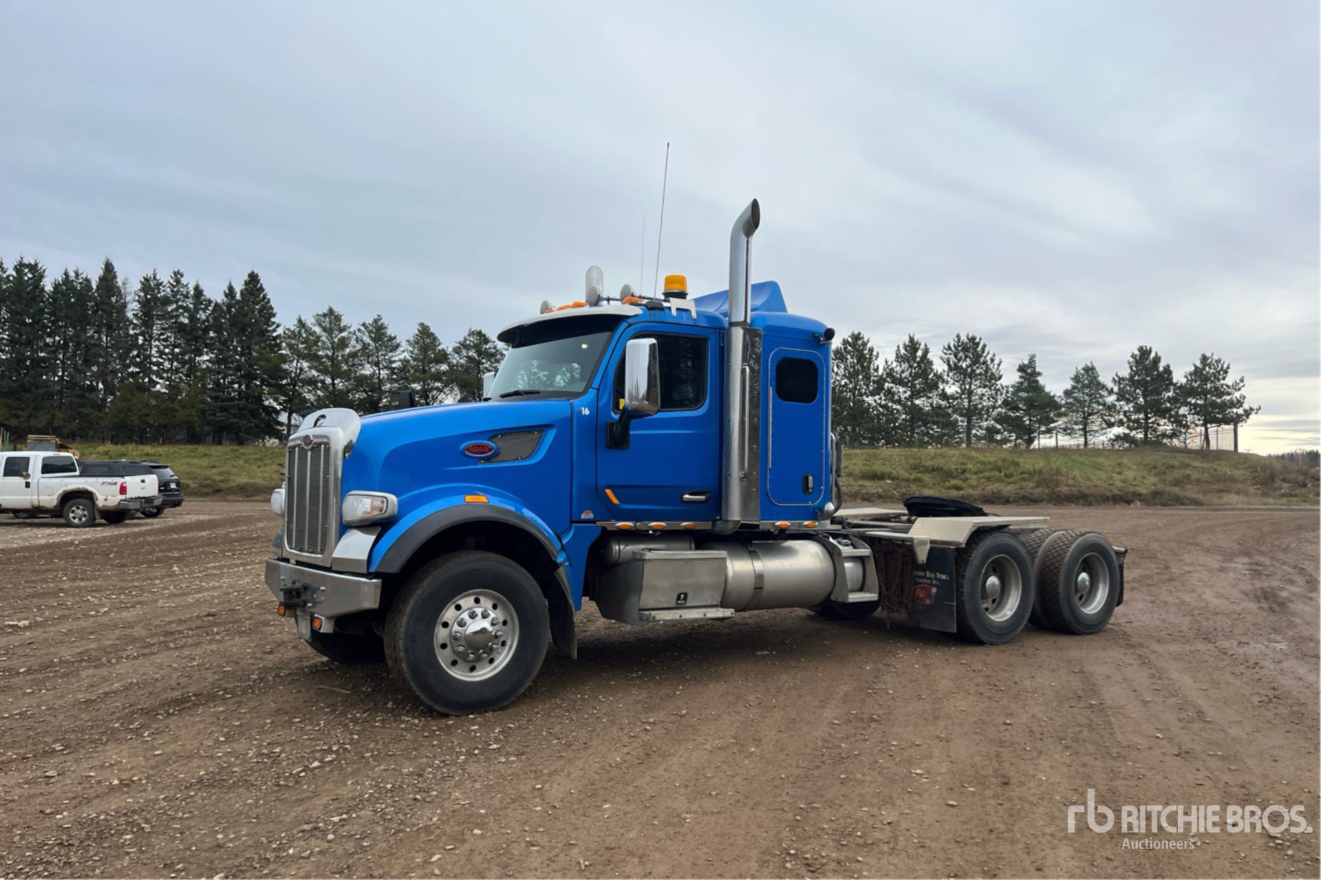 General Appearance with Foto, angolo anteriore sinistro