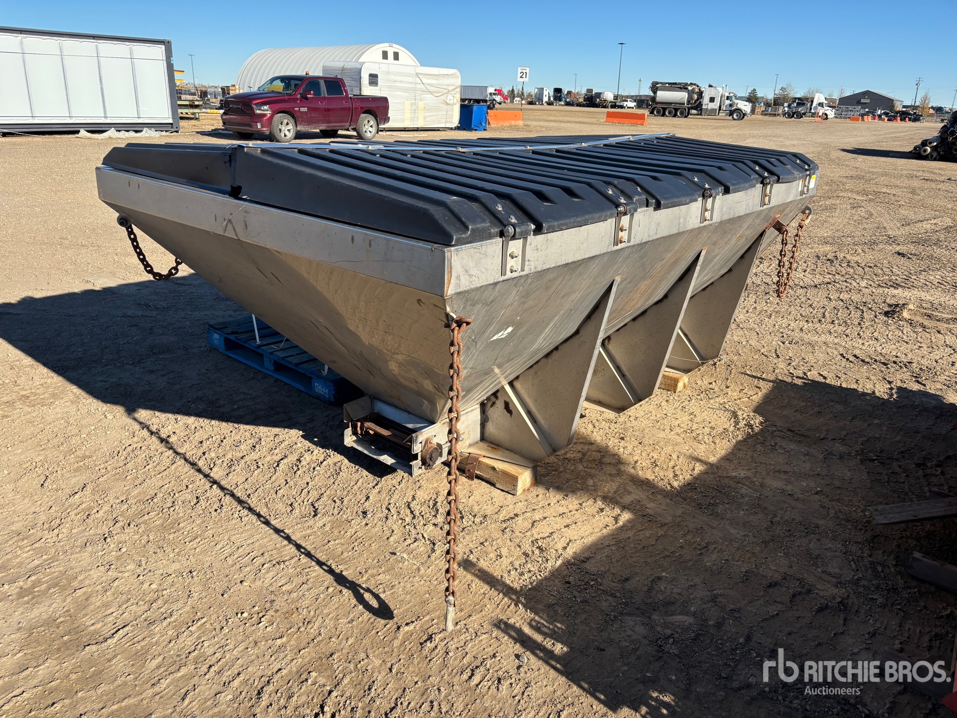 Aspect général with Image, coin arrière droit