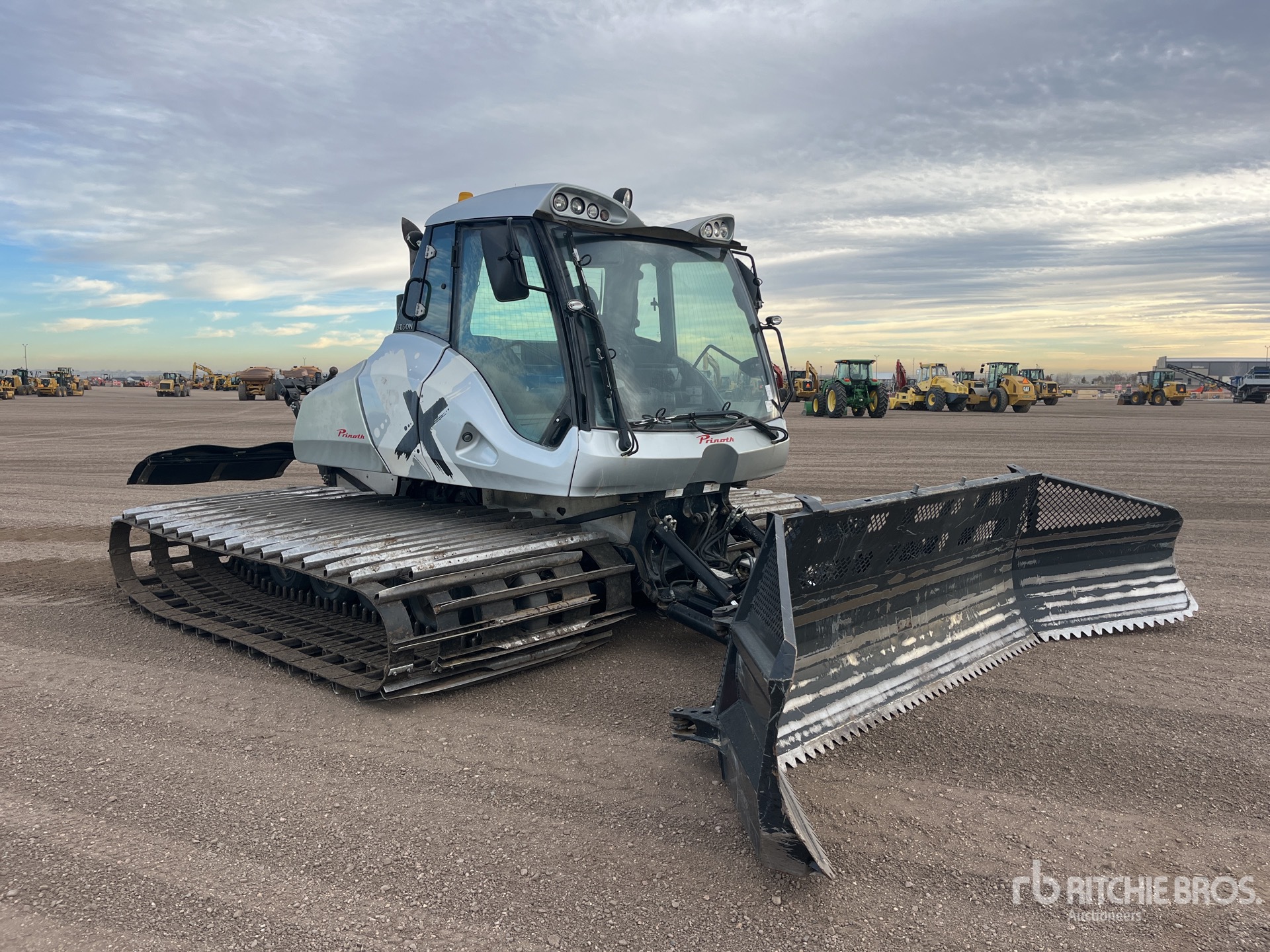 General Appearance with Bild, Ecke vorne rechts