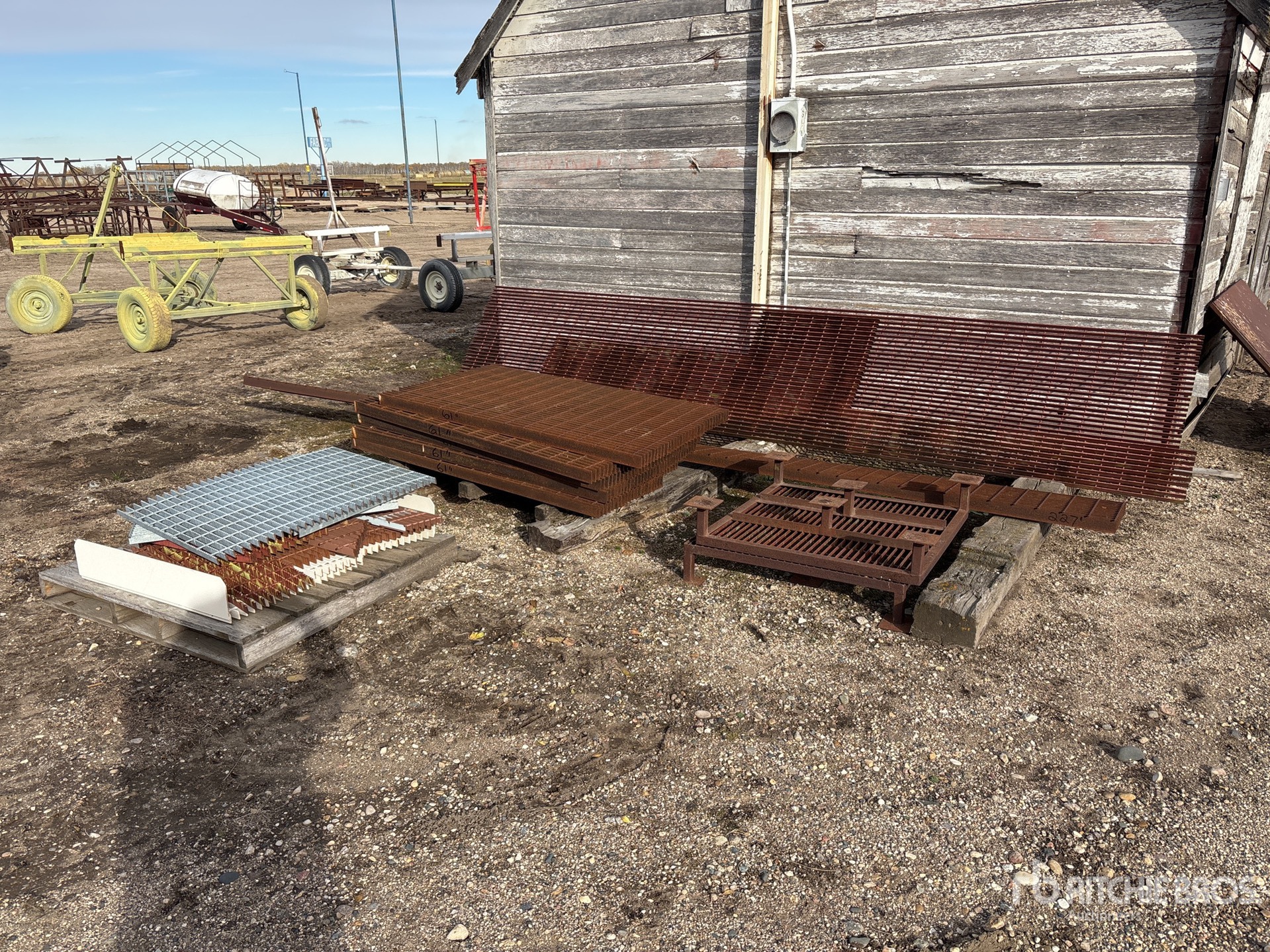 General Appearance with Foto, angolo anteriore sinistro