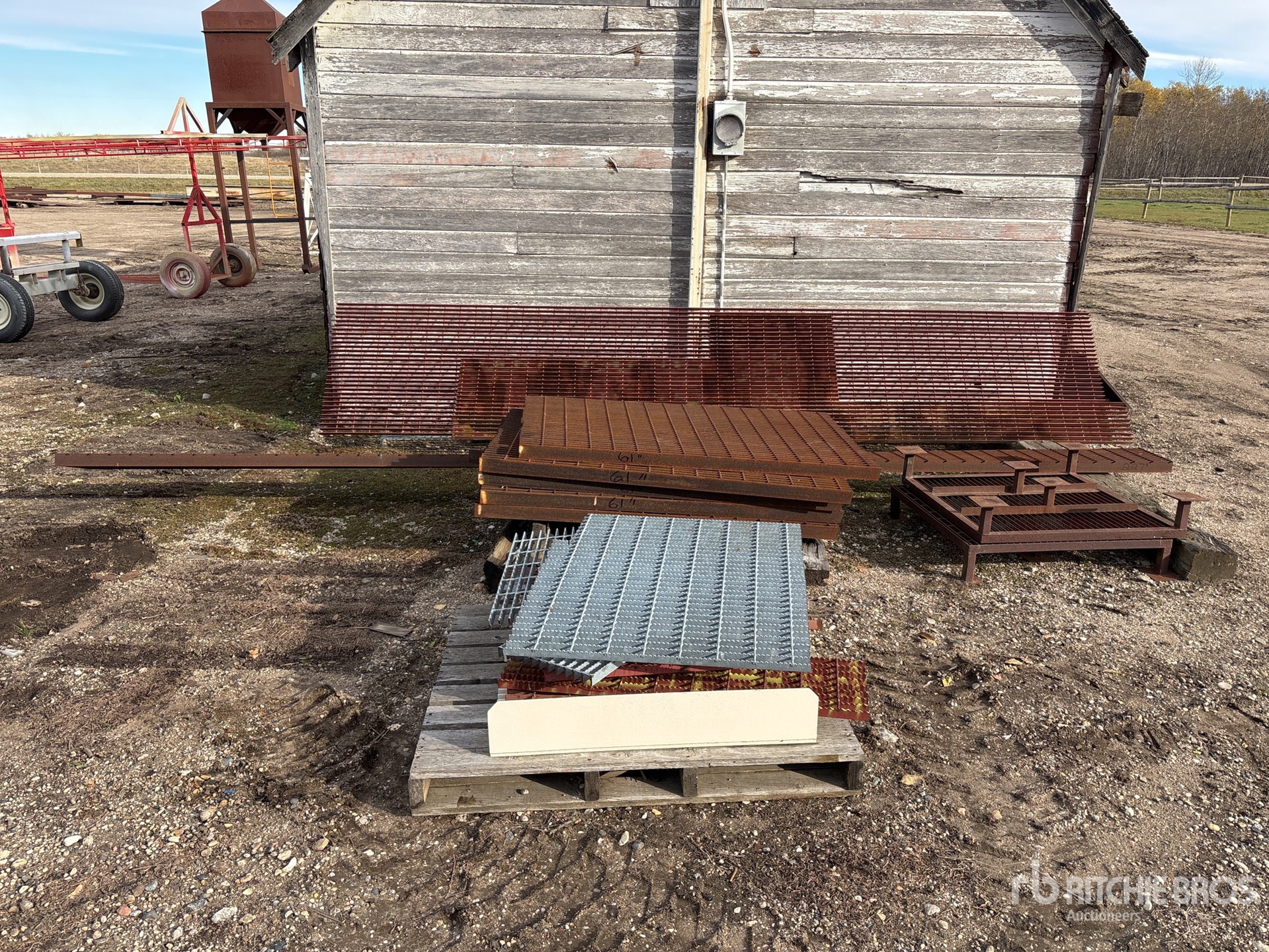 General Appearance with Foto, angolo posteriore sinistro