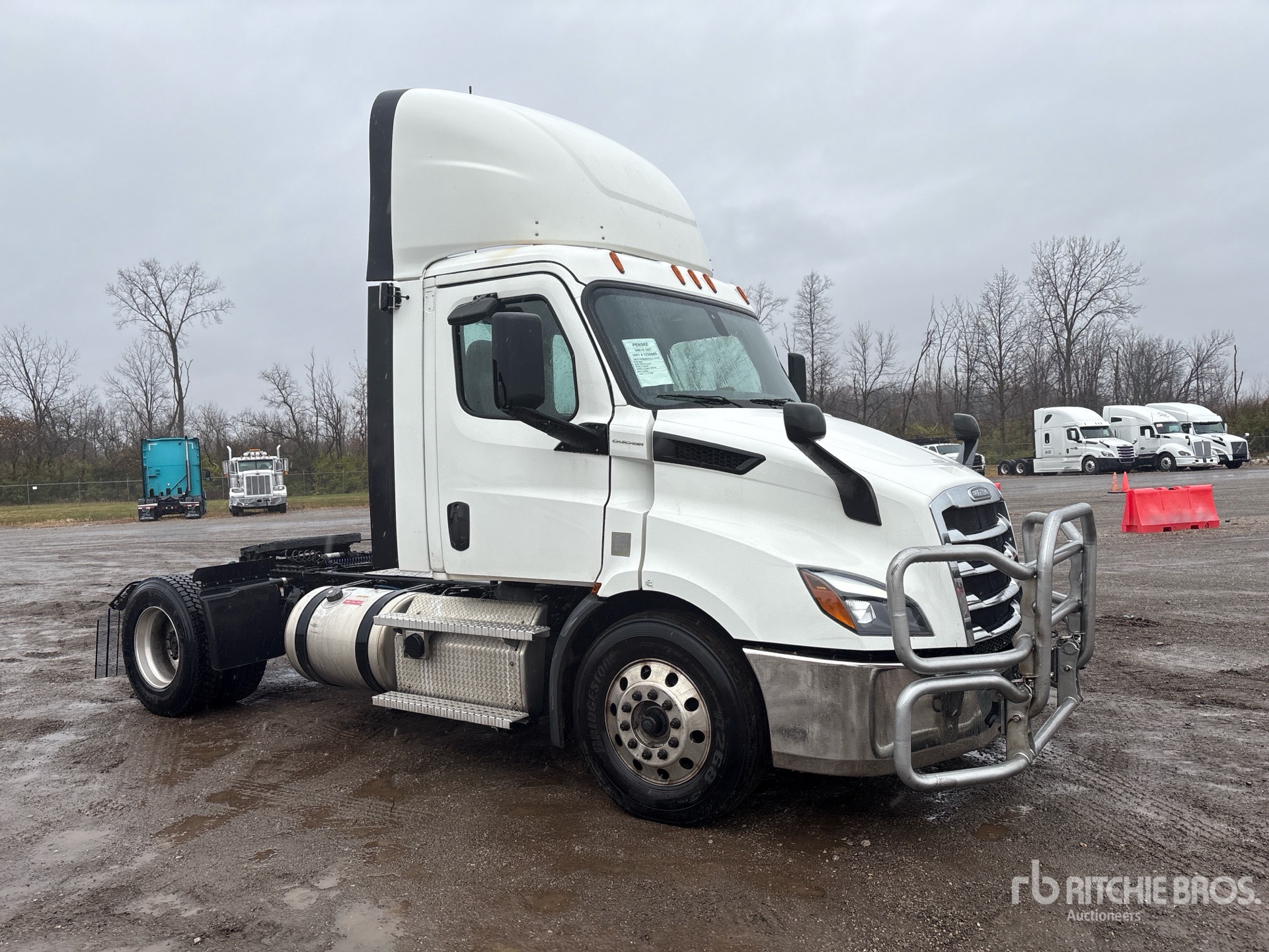 Aspect général with Image, coin avant droit