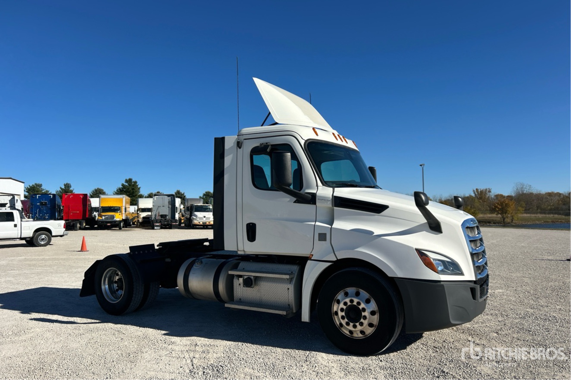 General Appearance with Image, coin avant droit