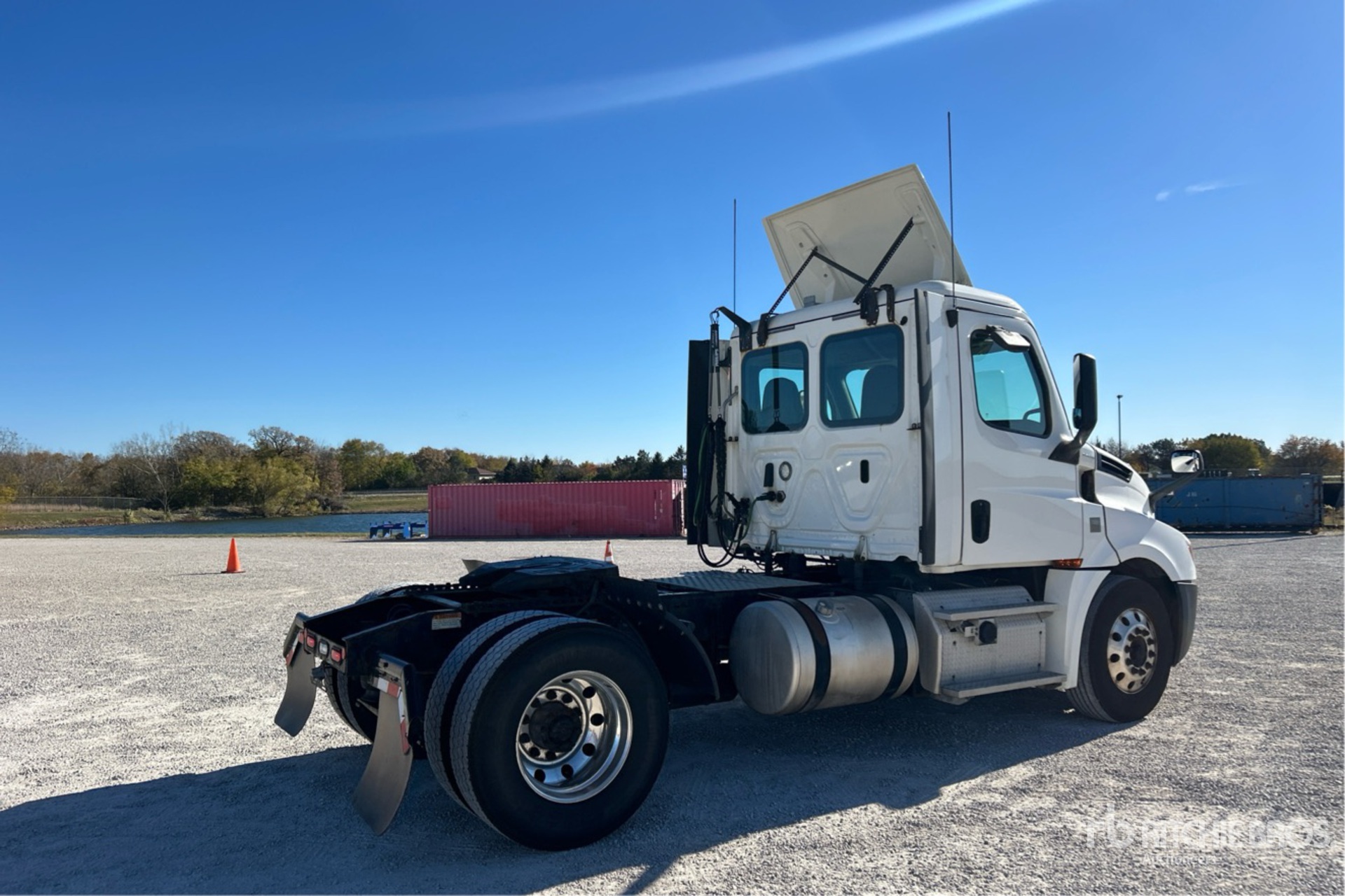 General Appearance with Image, coin arrière droit