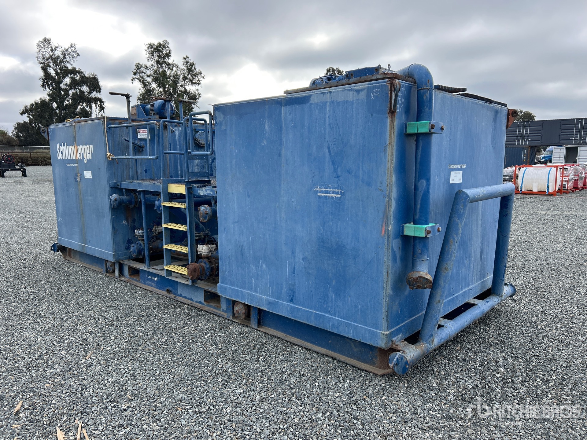 Aspect général with Image, coin arrière gauche