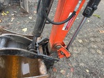 Hydraulics with Thumb Cylinder