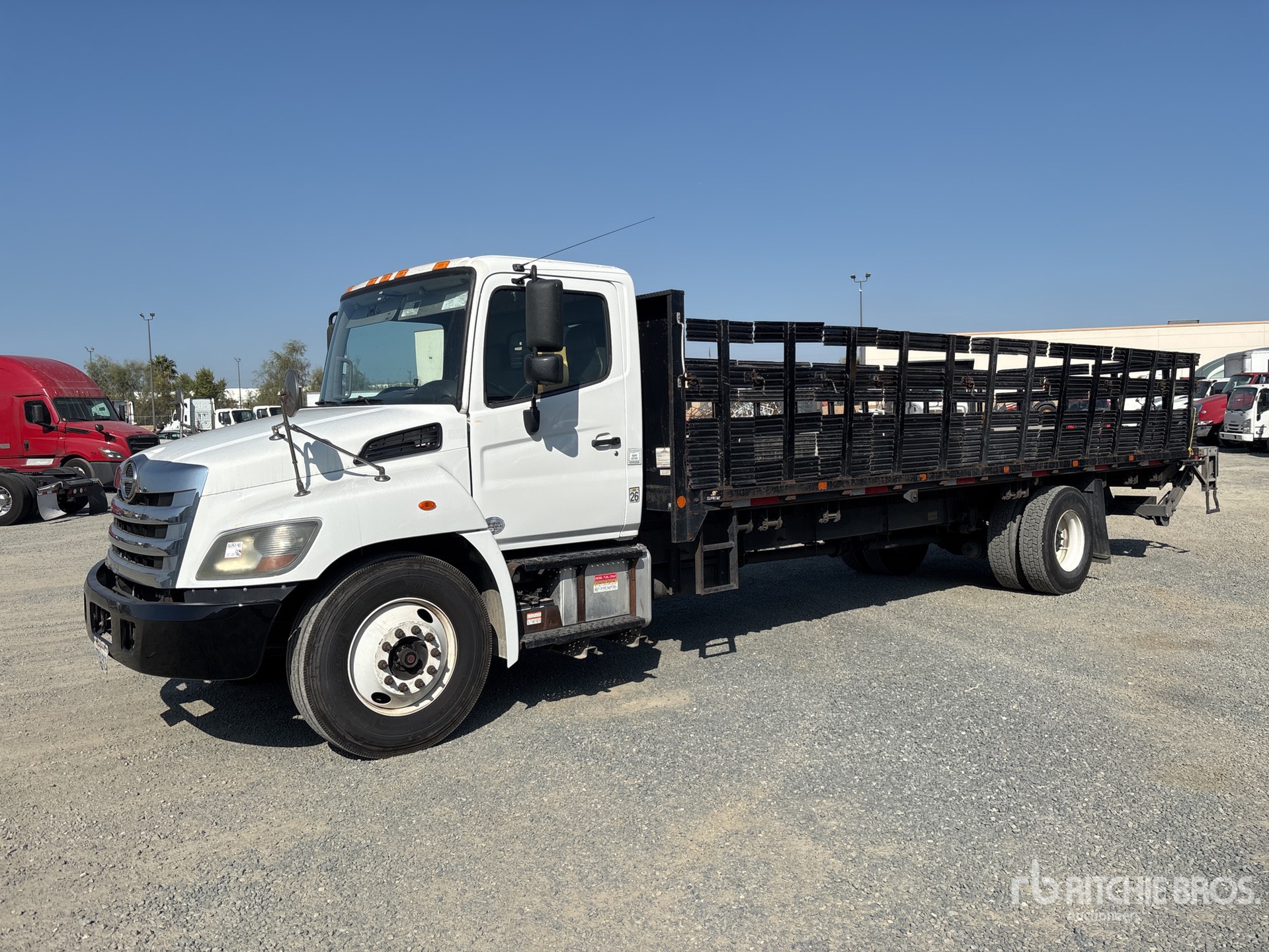 General Appearance with Foto, angolo anteriore sinistro