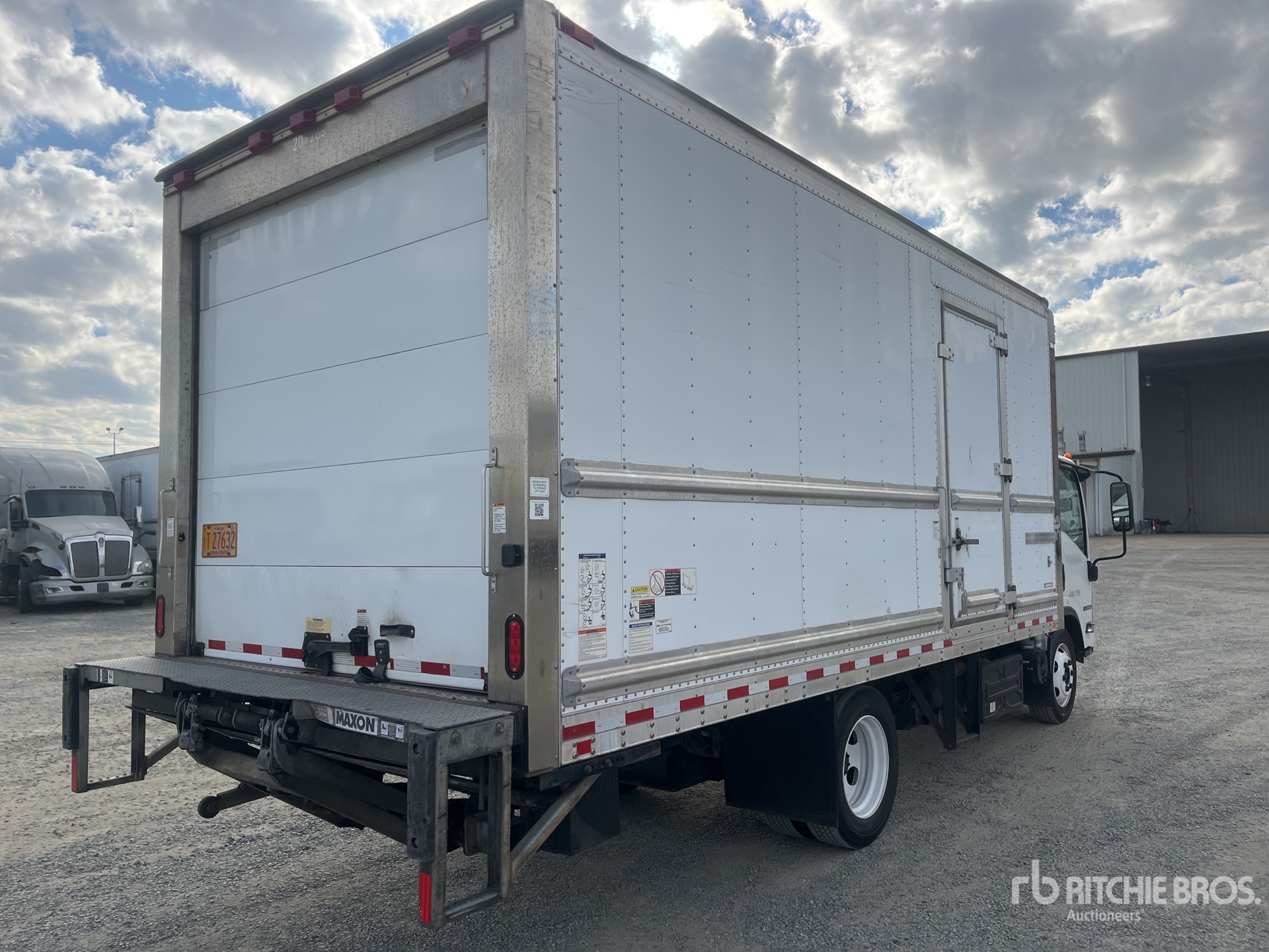 General Appearance with Image, coin arrière droit