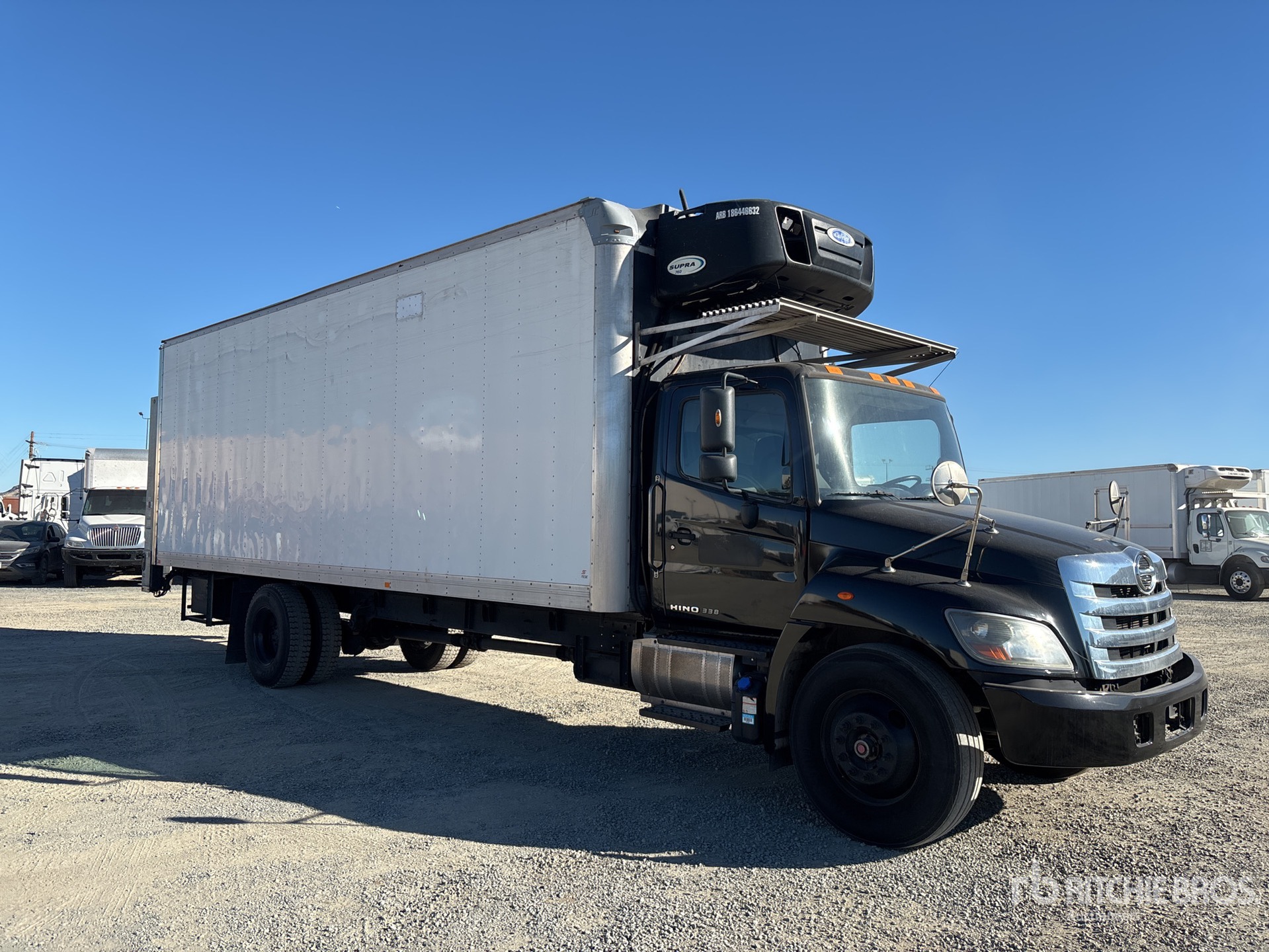 General Appearance with Bild, Ecke vorne rechts