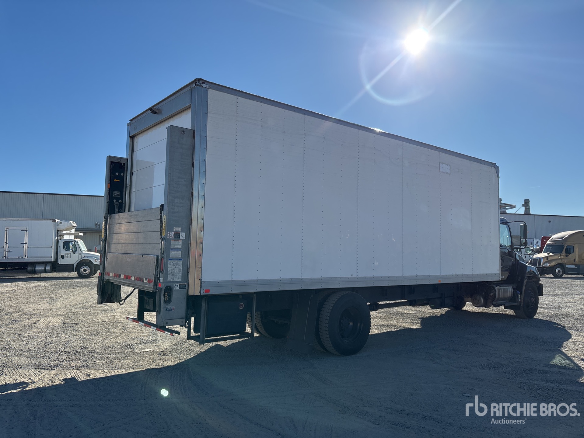 General Appearance with Bild, Ecke hinten rechts