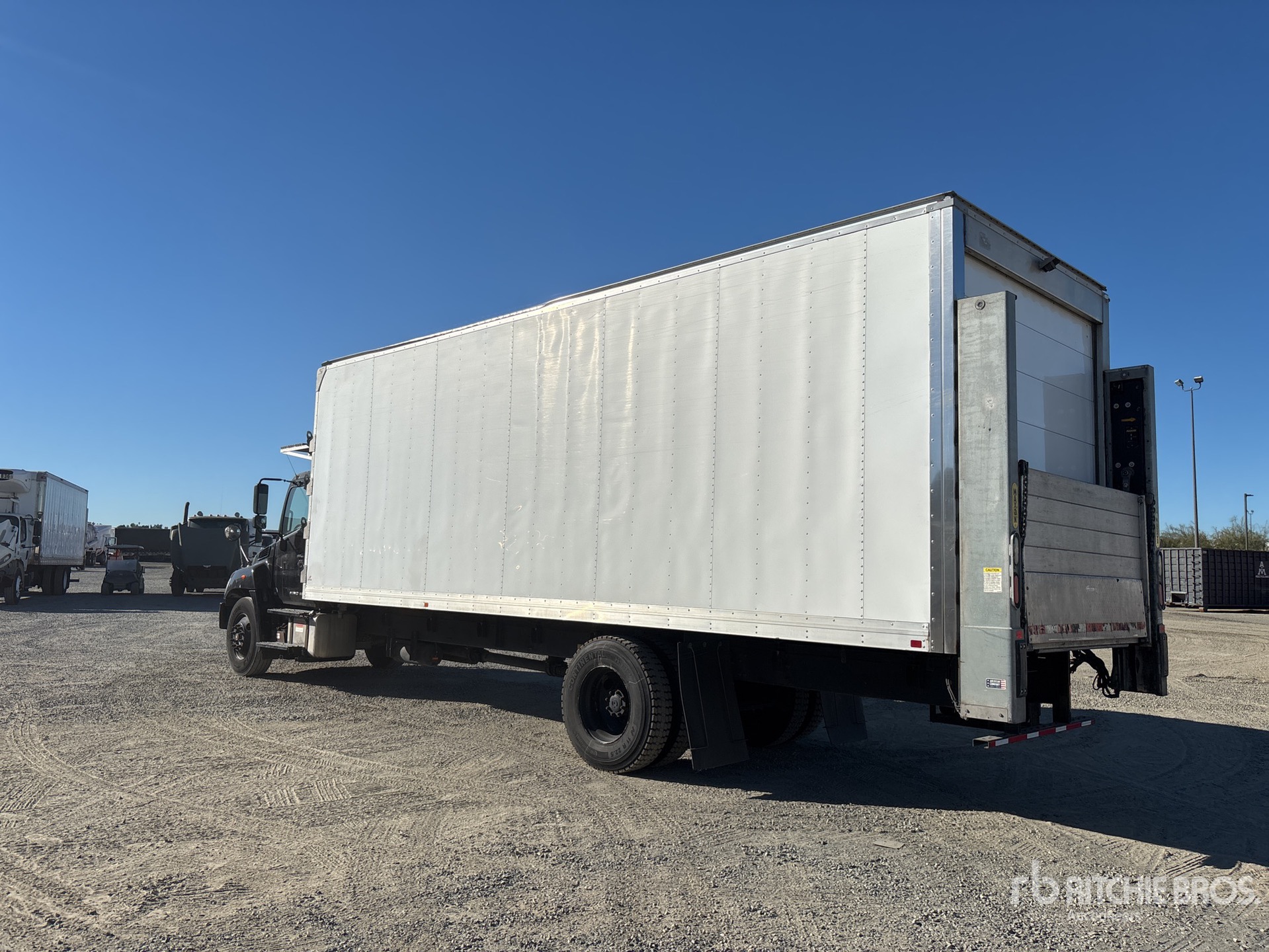 General Appearance with Bild, Ecke hinten links