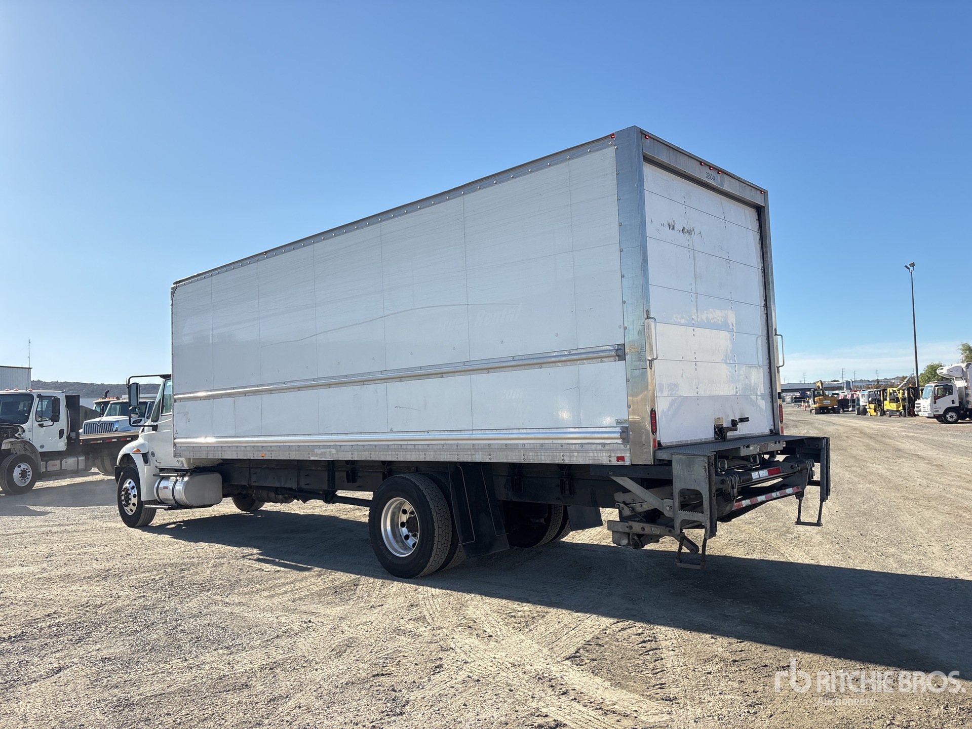 General Appearance with Bild, Ecke hinten links