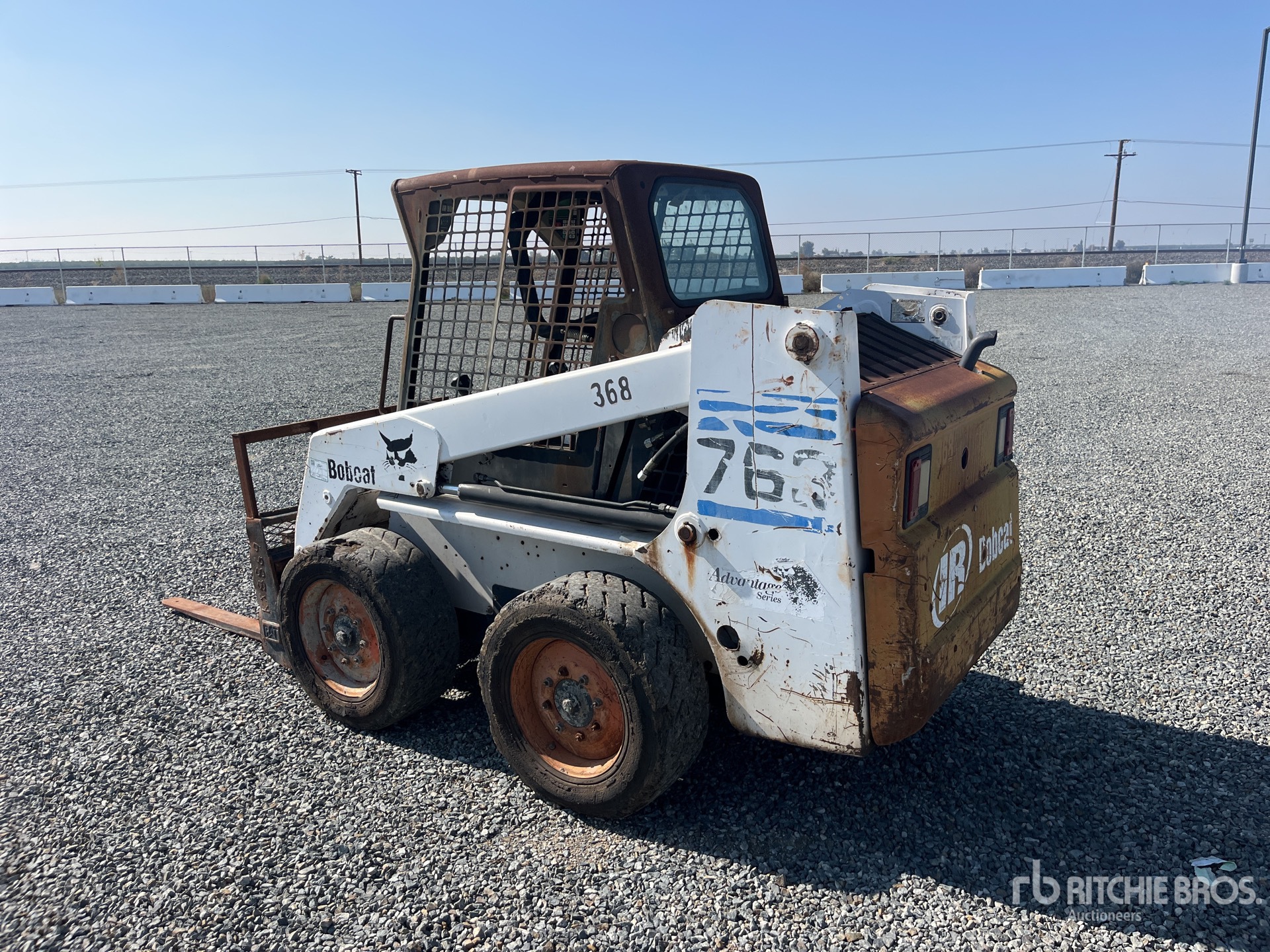 General Appearance with Foto, angolo posteriore sinistro