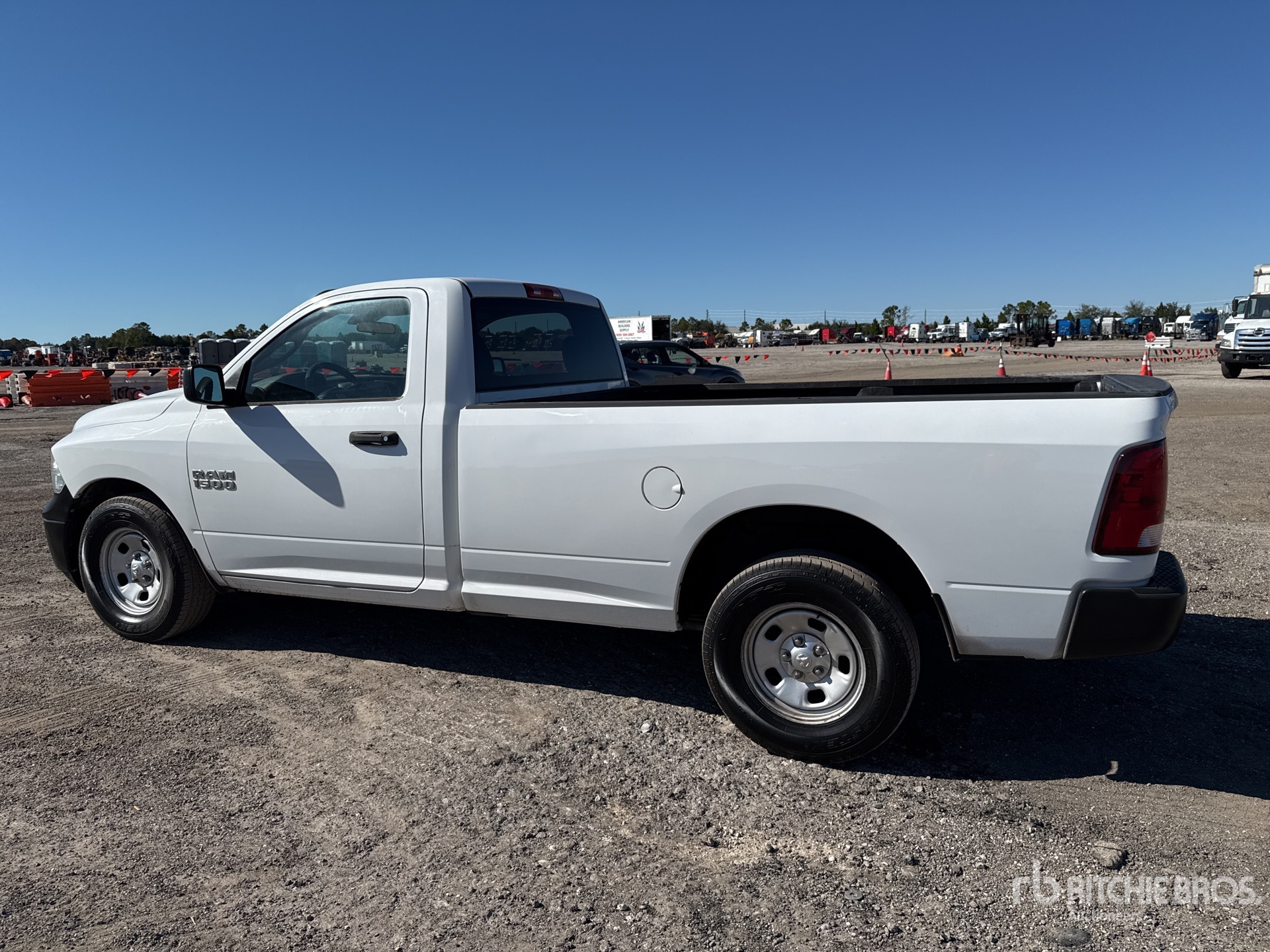 General Appearance with Foto, angolo posteriore sinistro