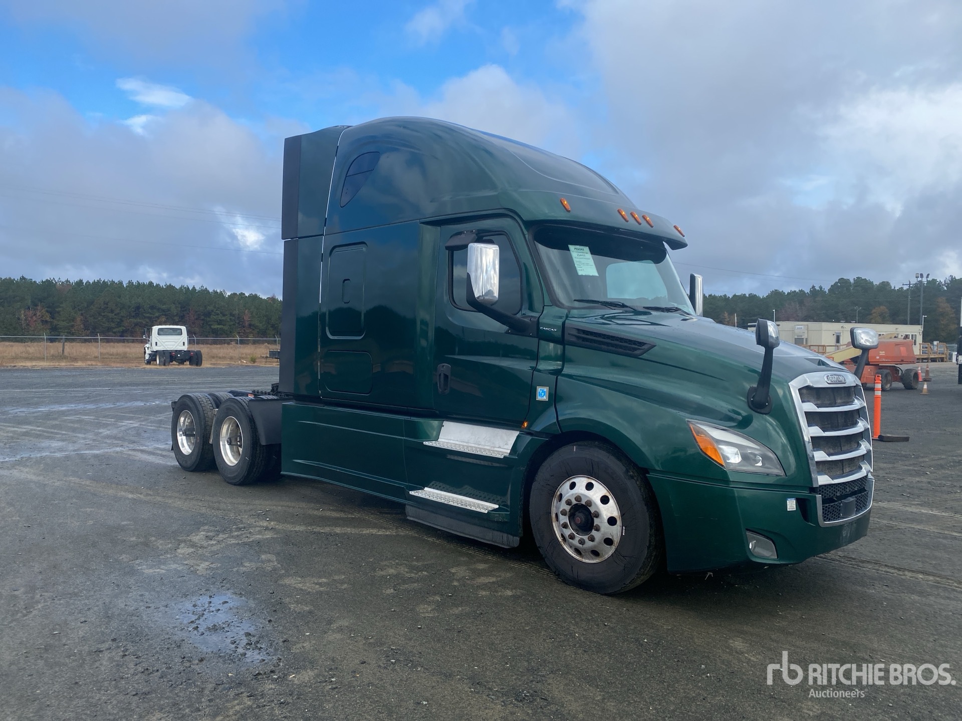 General Appearance with Picture, Right Front Corner