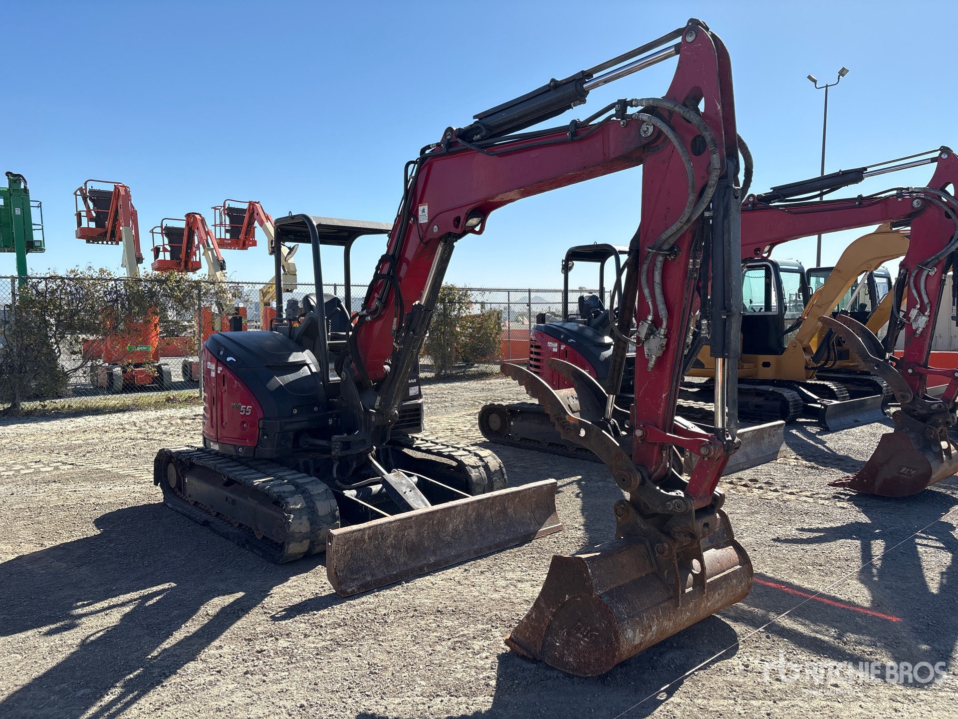 General Appearance with Picture, Right Front Corner