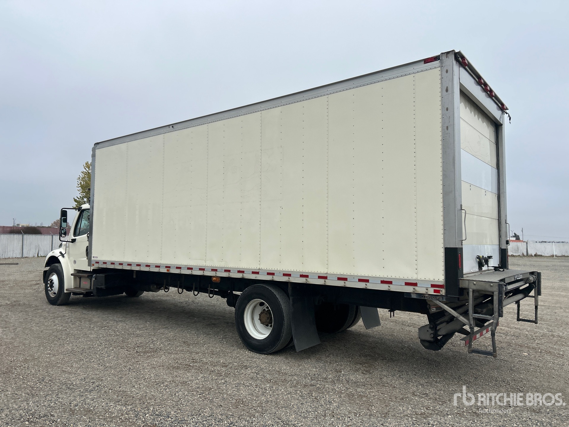 General Appearance with Bild, Ecke hinten links