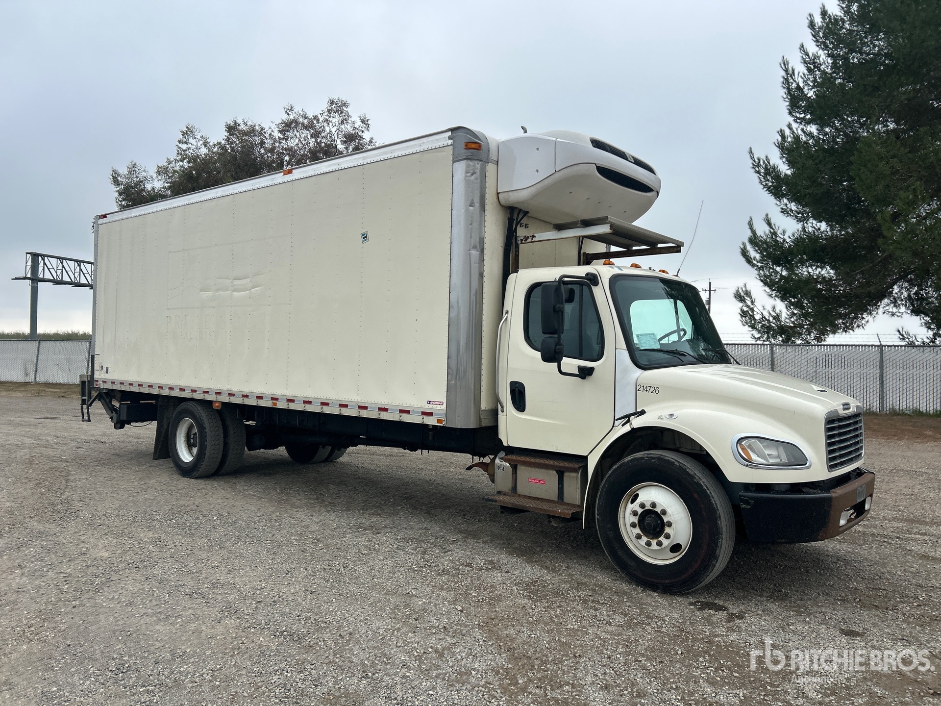 General Appearance with Bild, Ecke vorne rechts