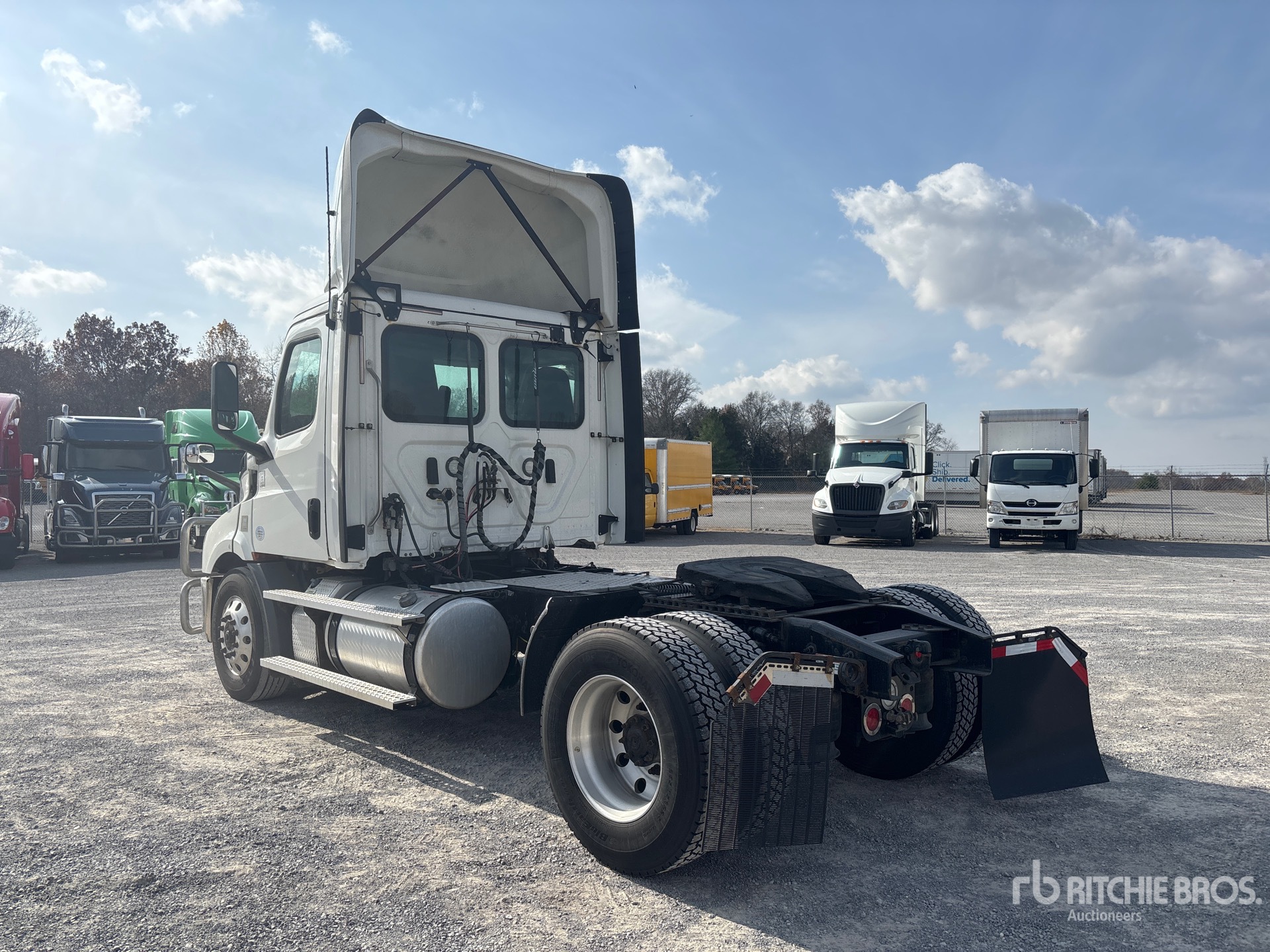 Aspect général with Image, coin arrière gauche