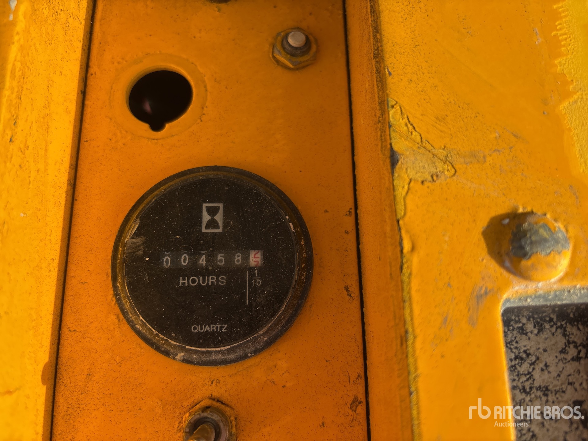 General Appearance with Hour Meter / Odometer