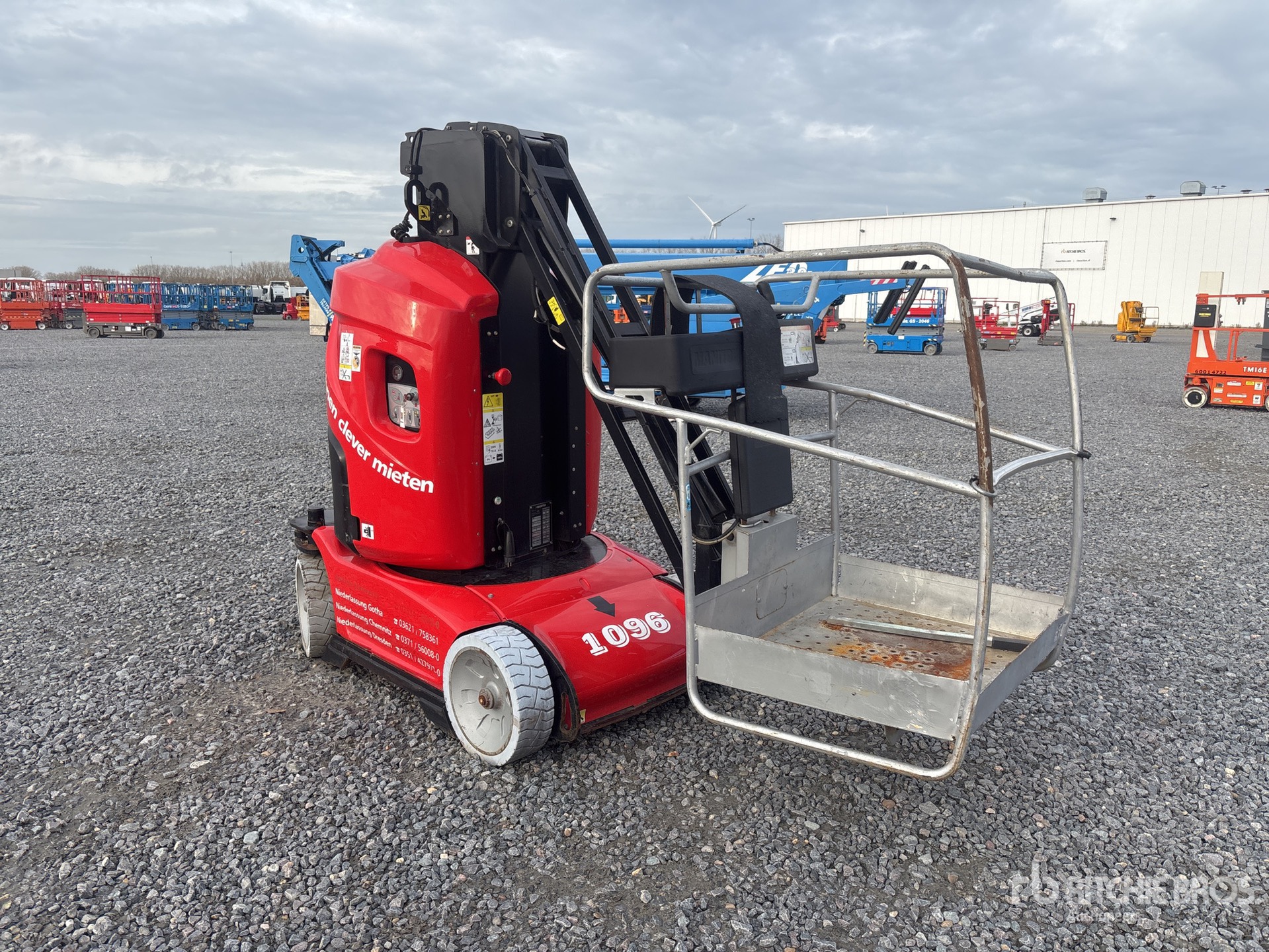 General Appearance with Bild, Ecke hinten links