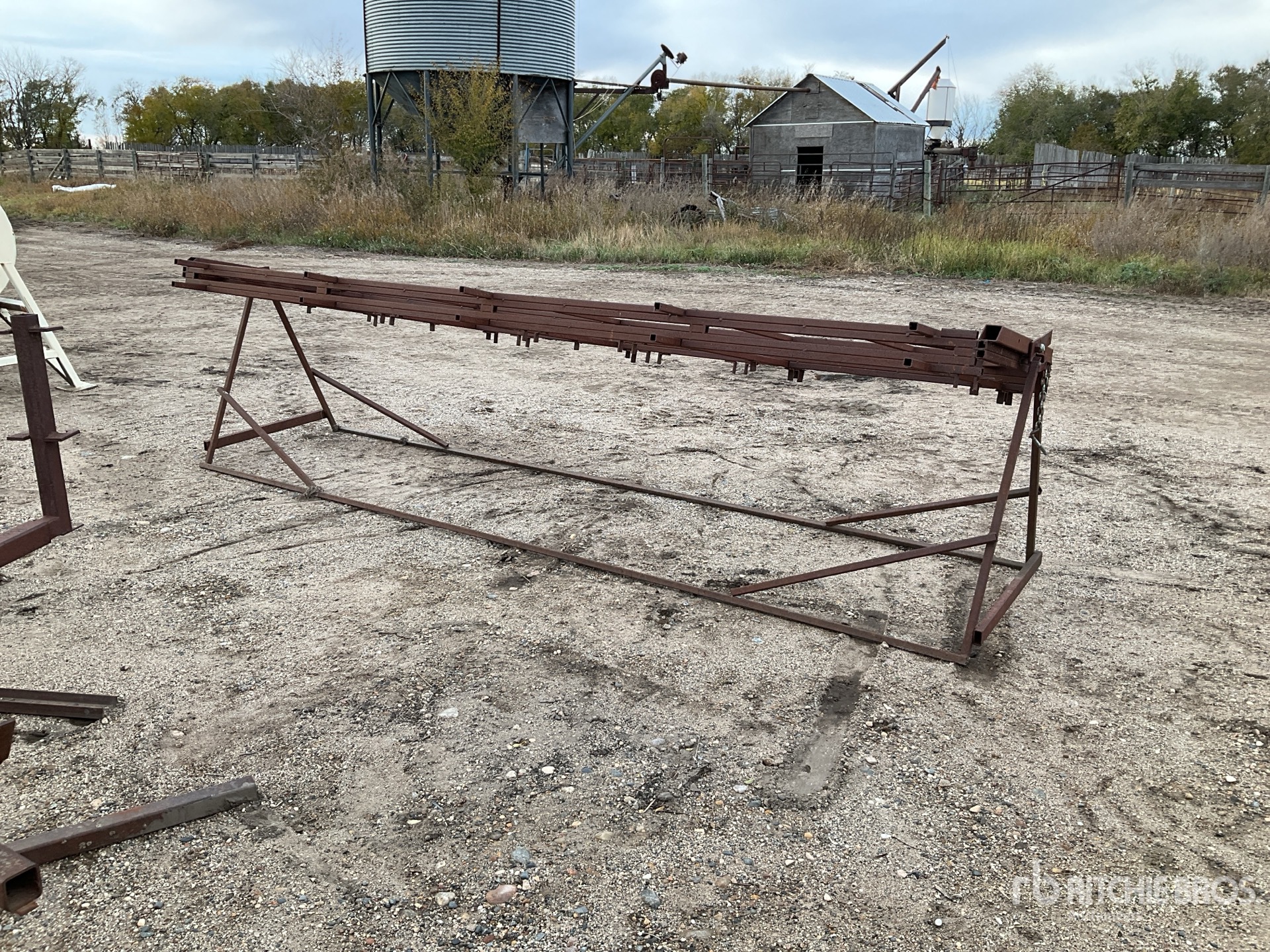 General Appearance with Foto, angolo posteriore sinistro