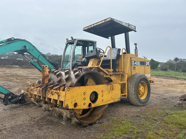 2002 Cat CS433C Smooth Drum Compactor