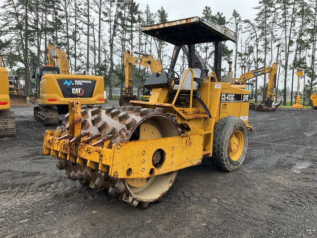 2002 Cat CS433C Smooth Drum Compactor