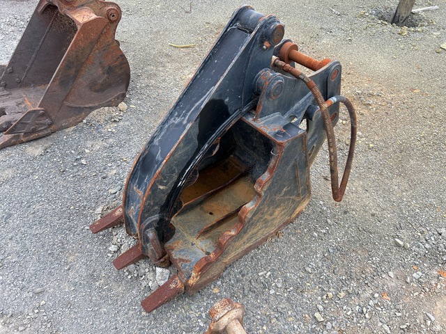 550 mm Q/C Grab Excavator Bucket - Fits 5.5Ton
